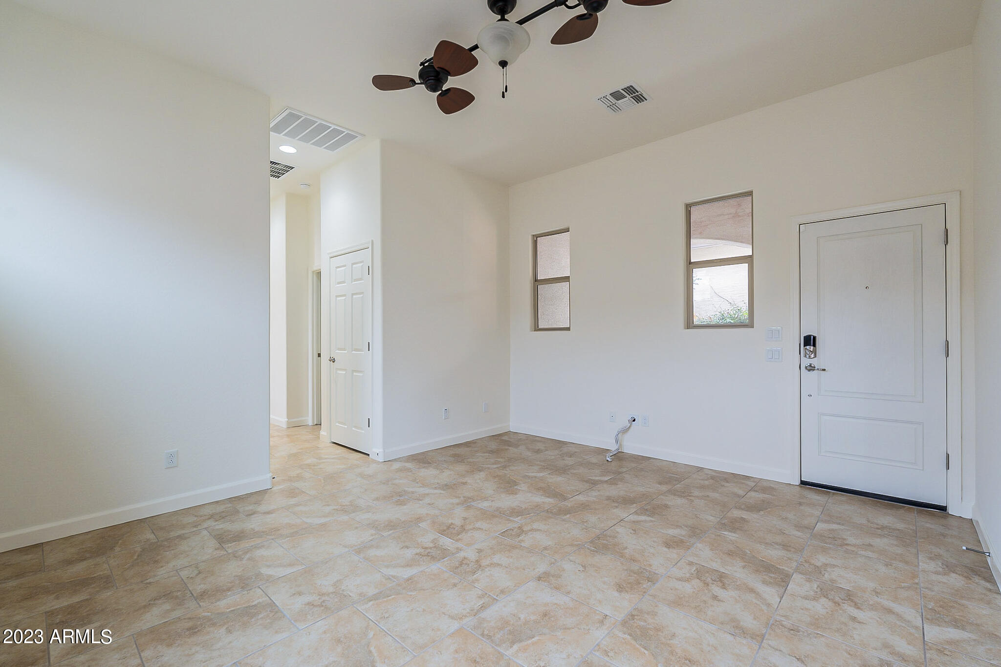 1058 E PERIWINKLE Way