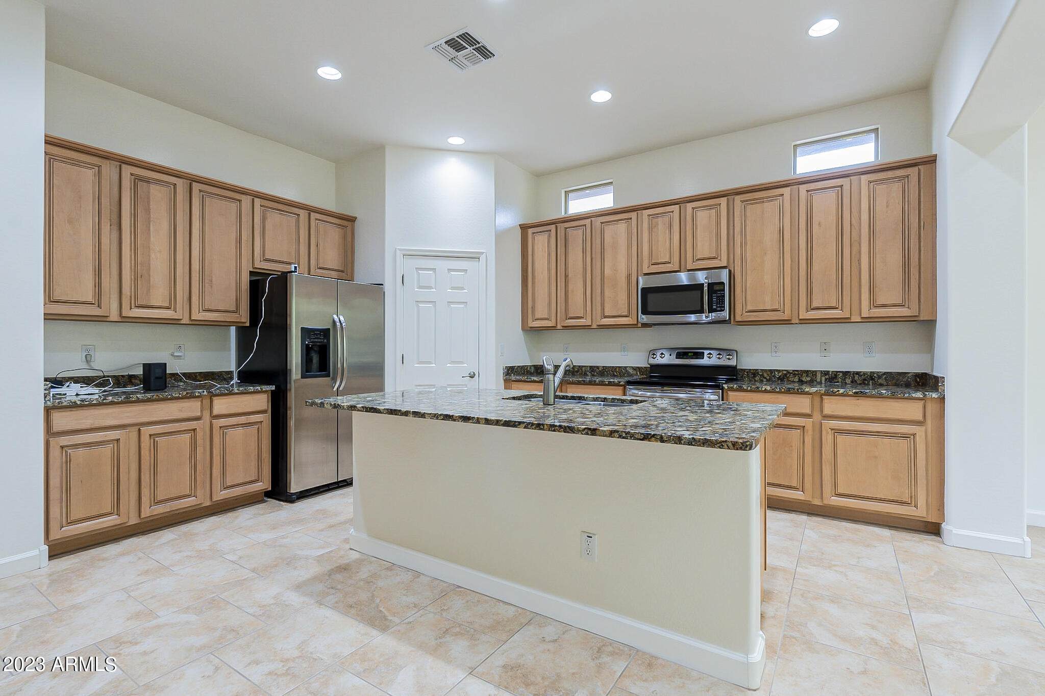 1058 E PERIWINKLE Way