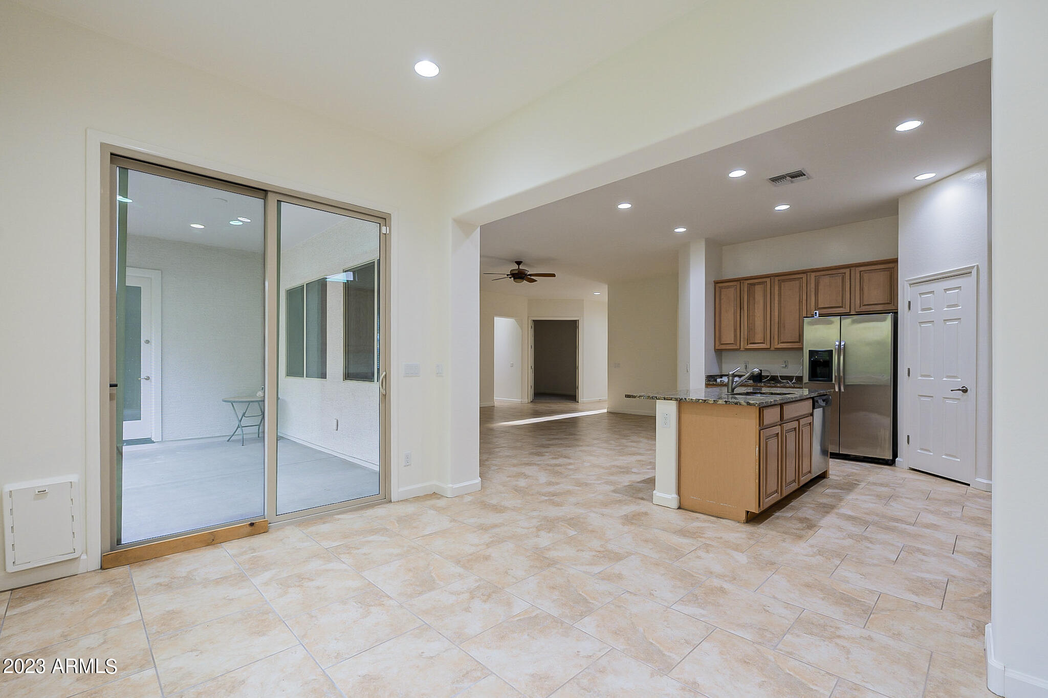 1058 E PERIWINKLE Way