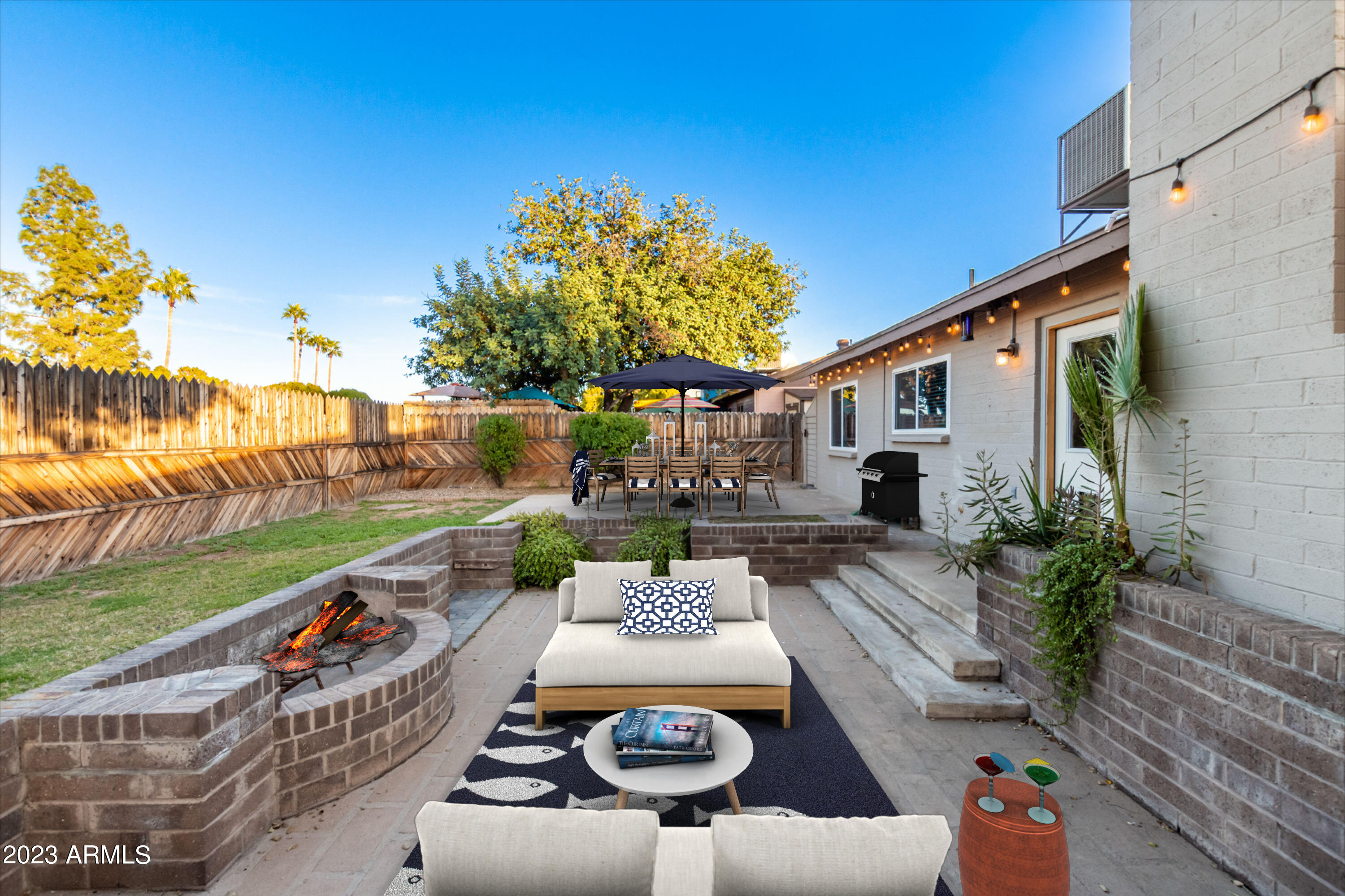 838 W SANTA CRUZ Drive