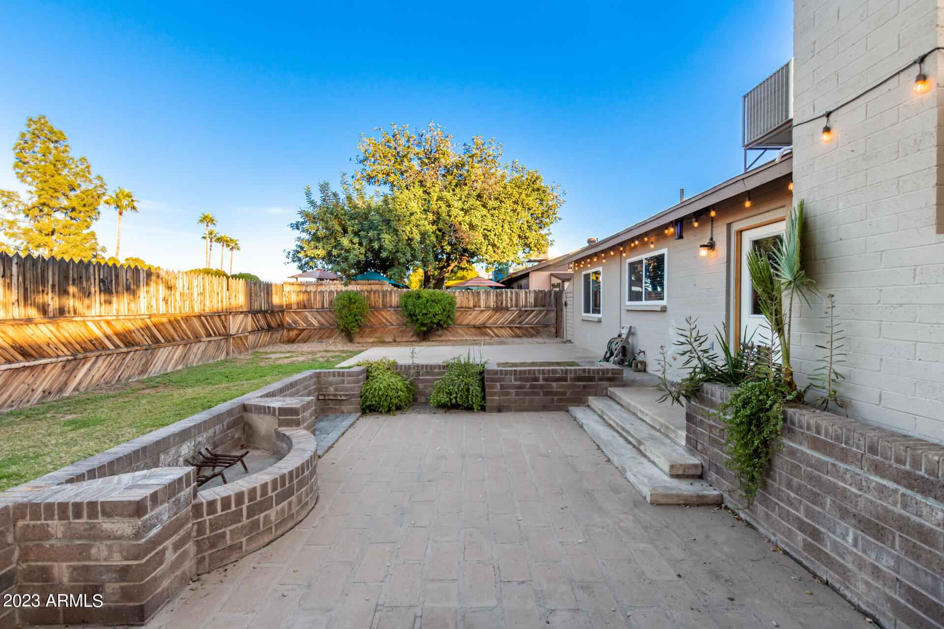 838 W SANTA CRUZ Drive