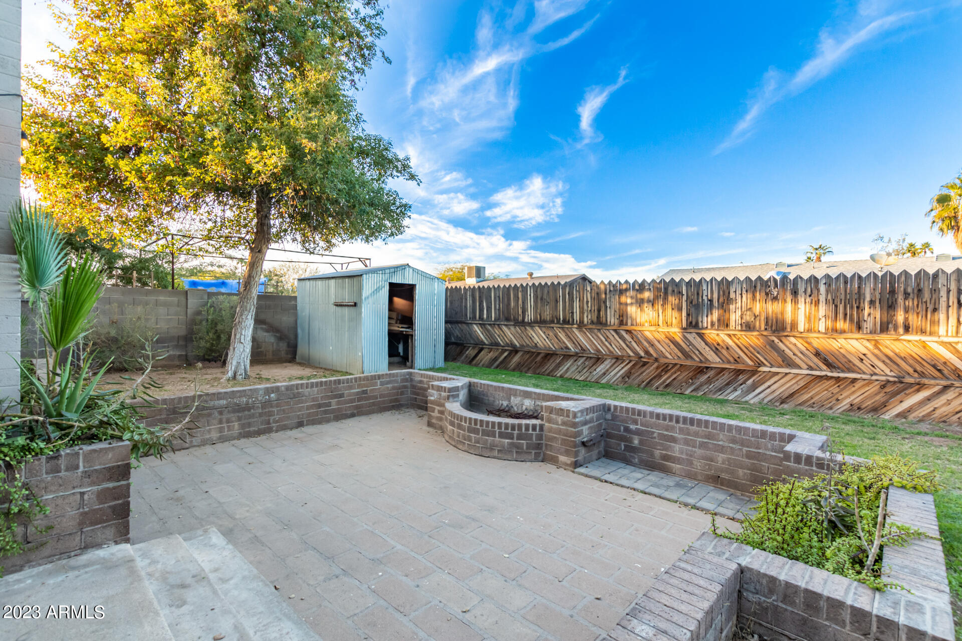 838 W SANTA CRUZ Drive
