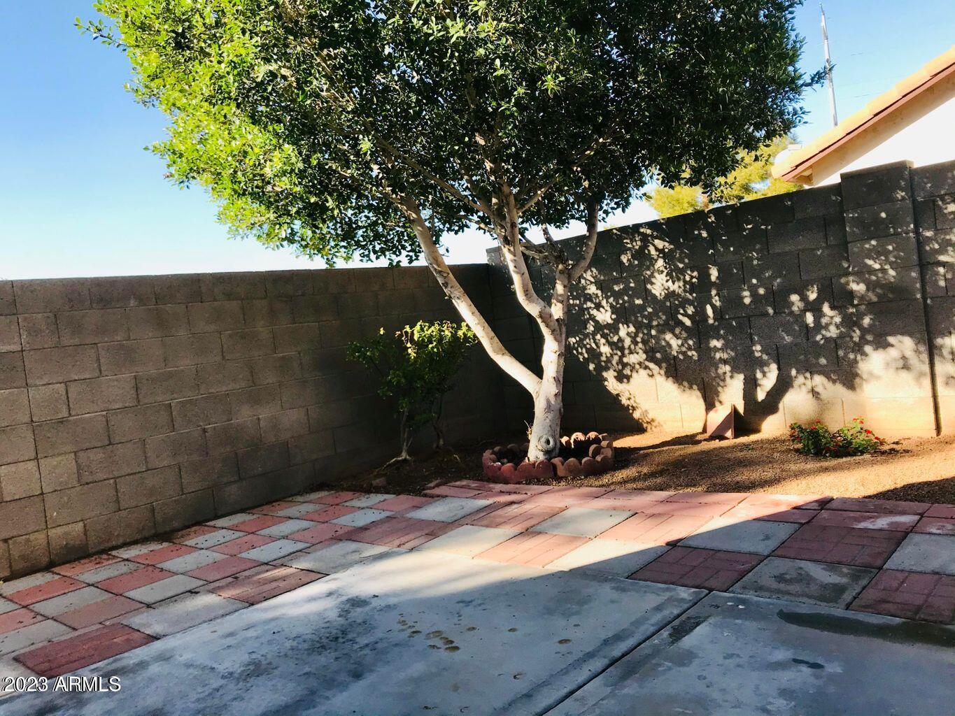 1804 E DUNBAR Drive