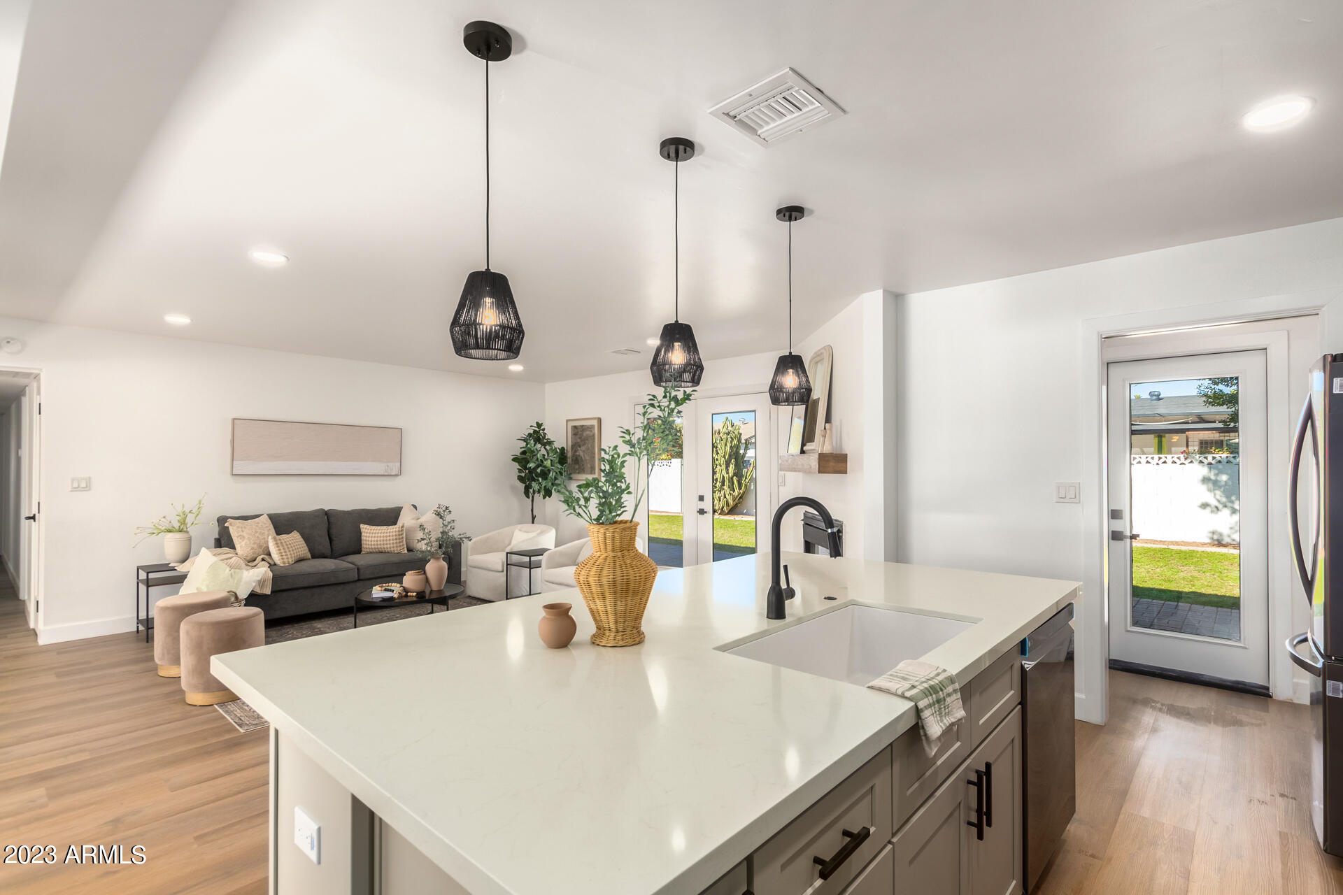 8232 E VISTA Drive