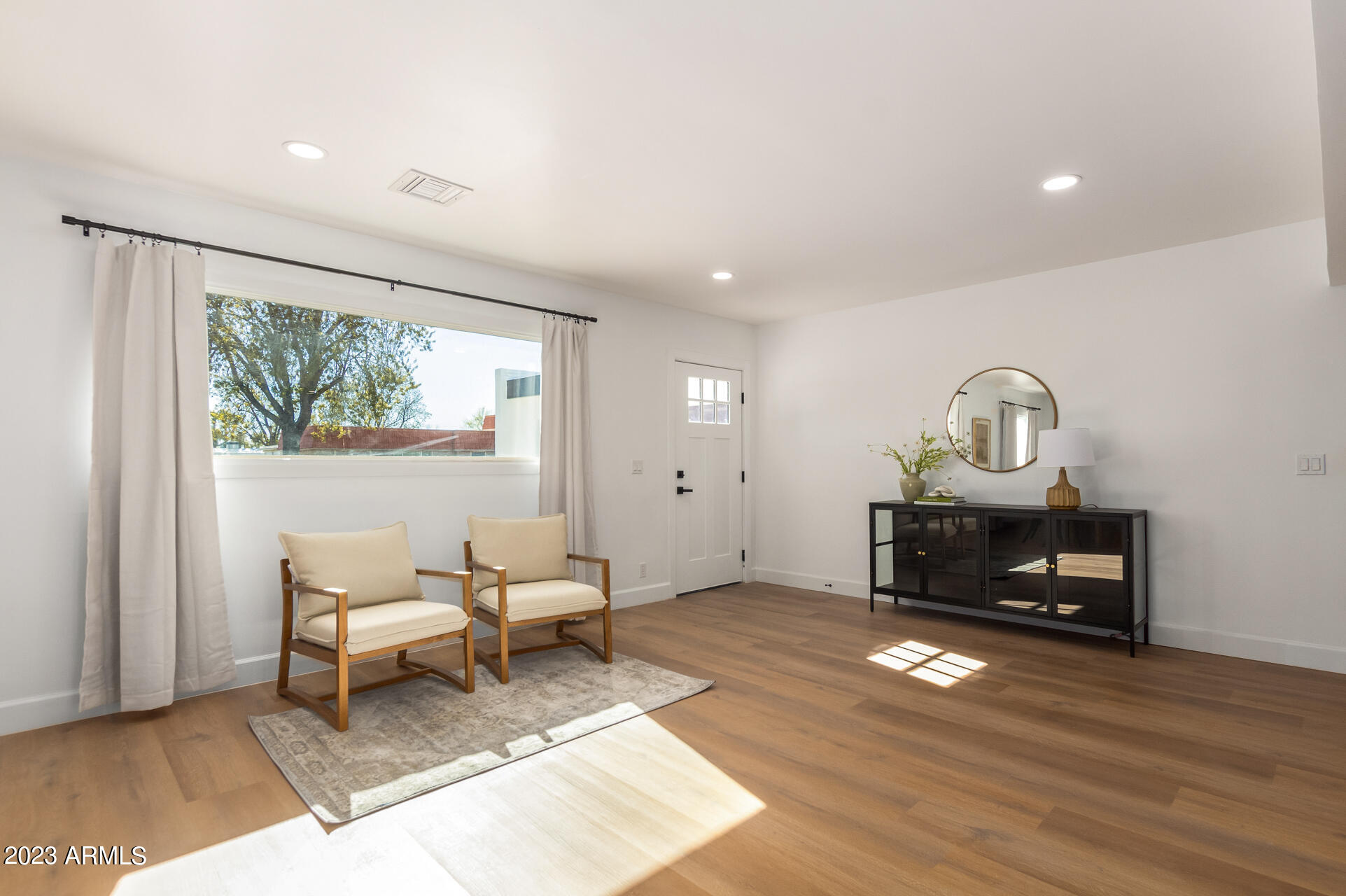 8232 E VISTA Drive
