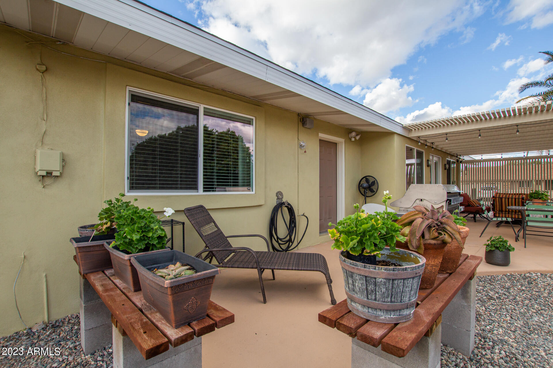 10527 W CARON Drive