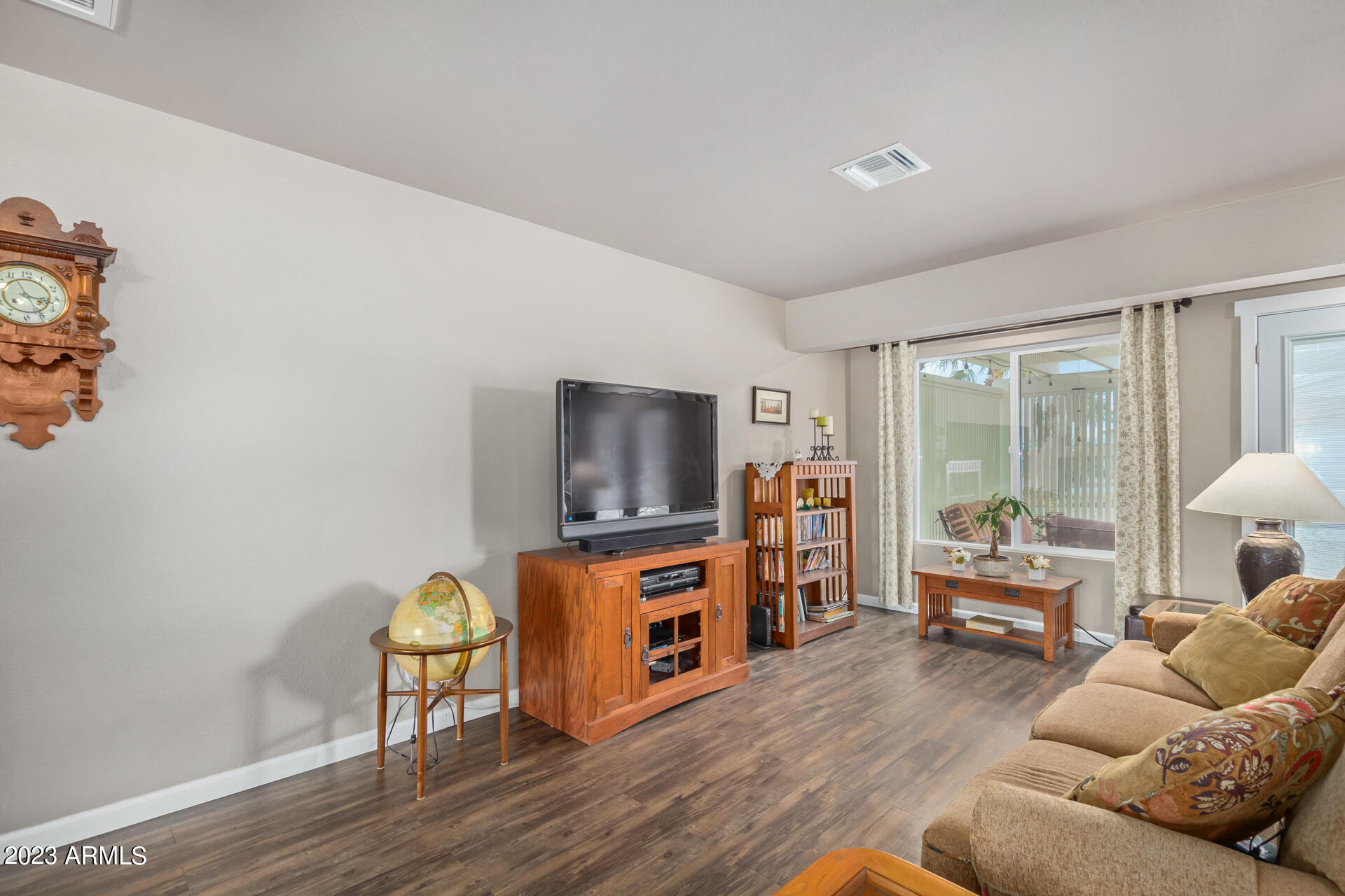 10527 W CARON Drive