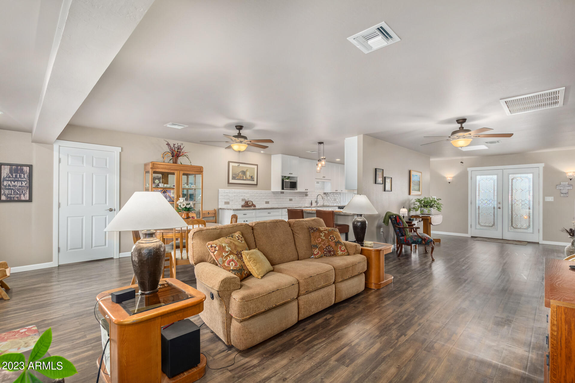 10527 W CARON Drive