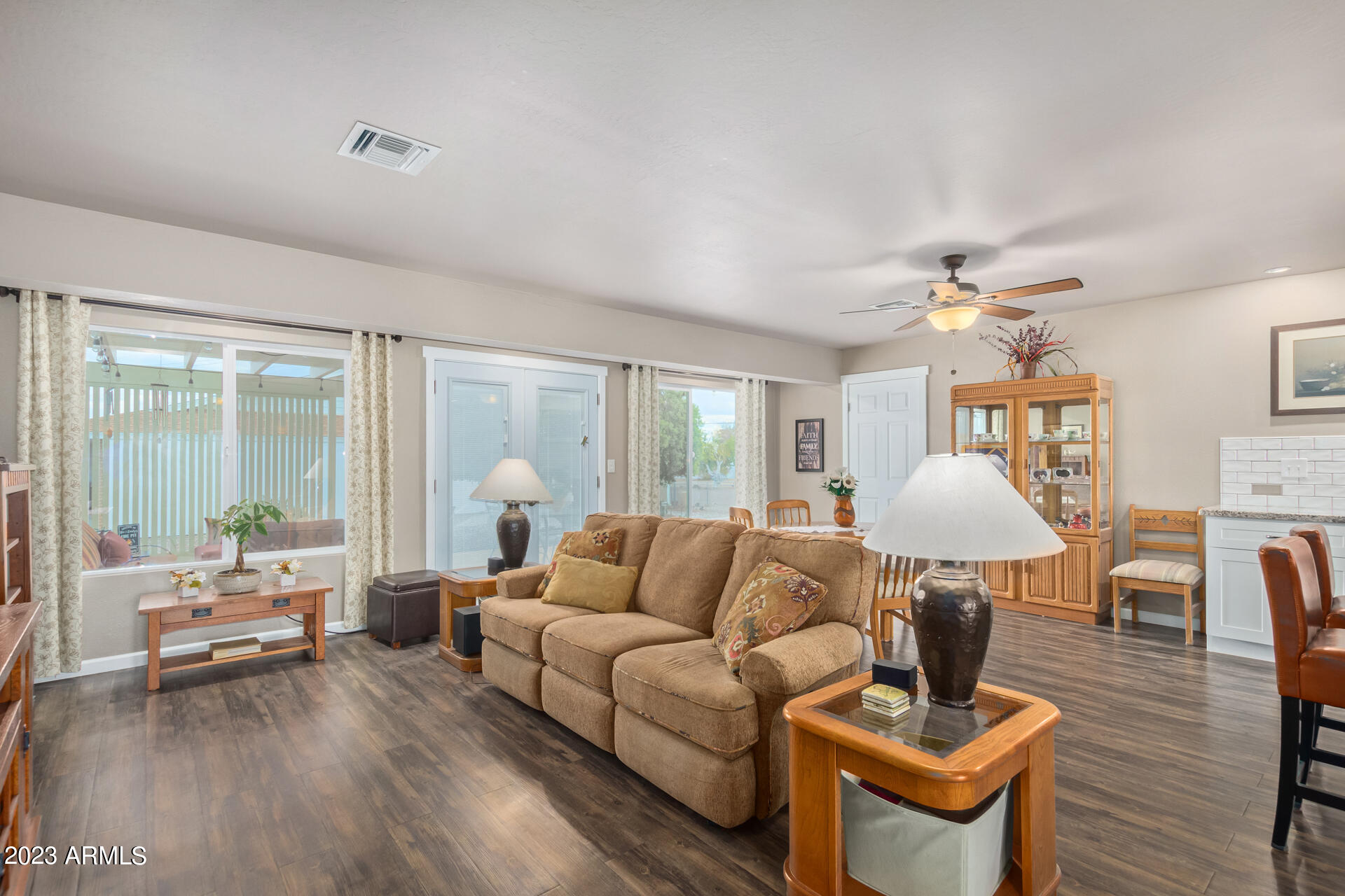 10527 W CARON Drive
