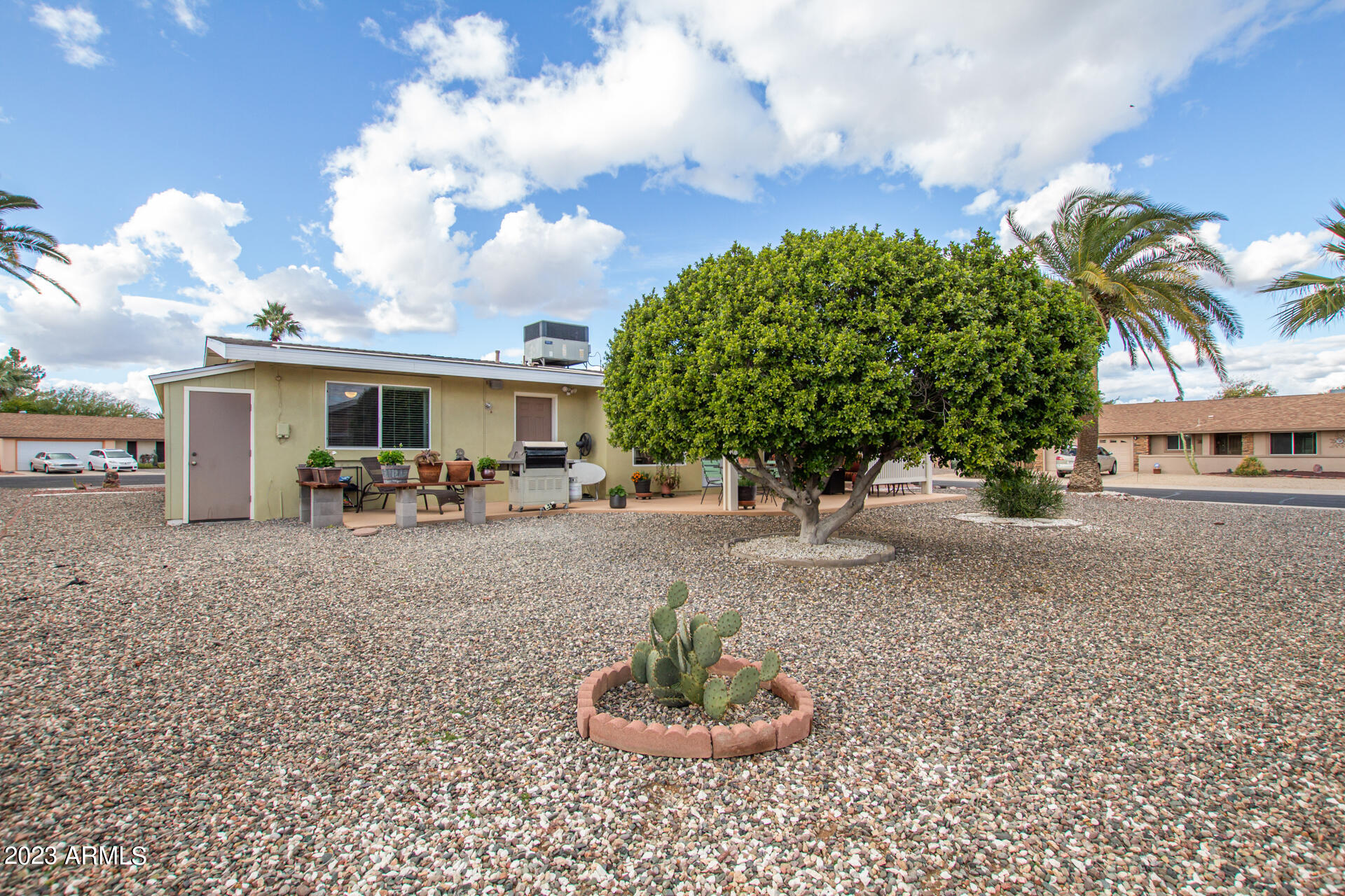10527 W CARON Drive
