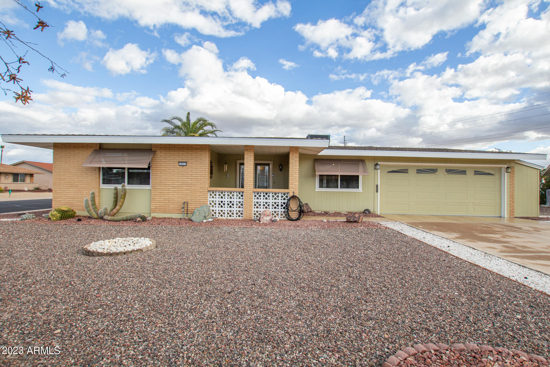 10527 W CARON Drive