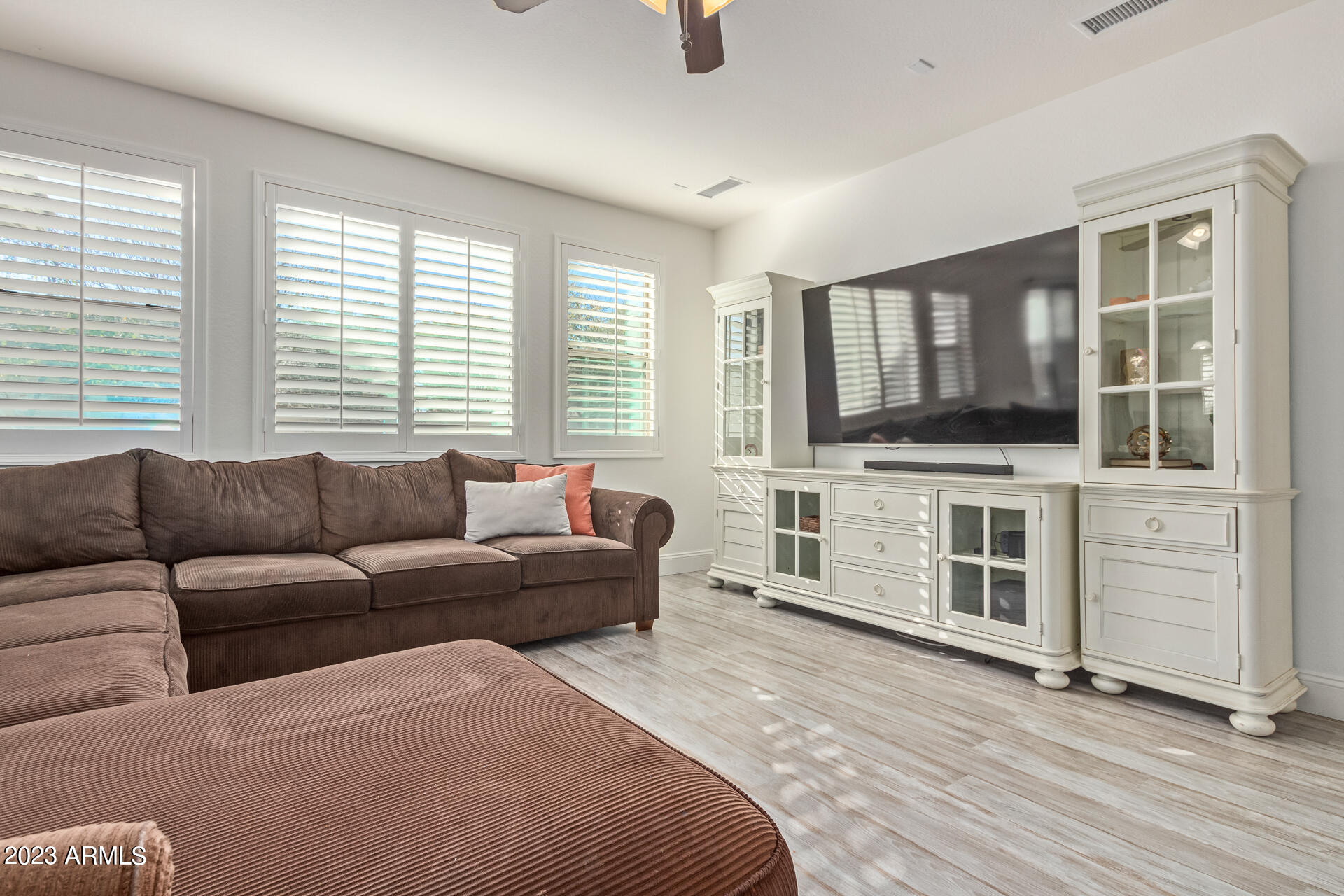 3975 E MESQUITE Street