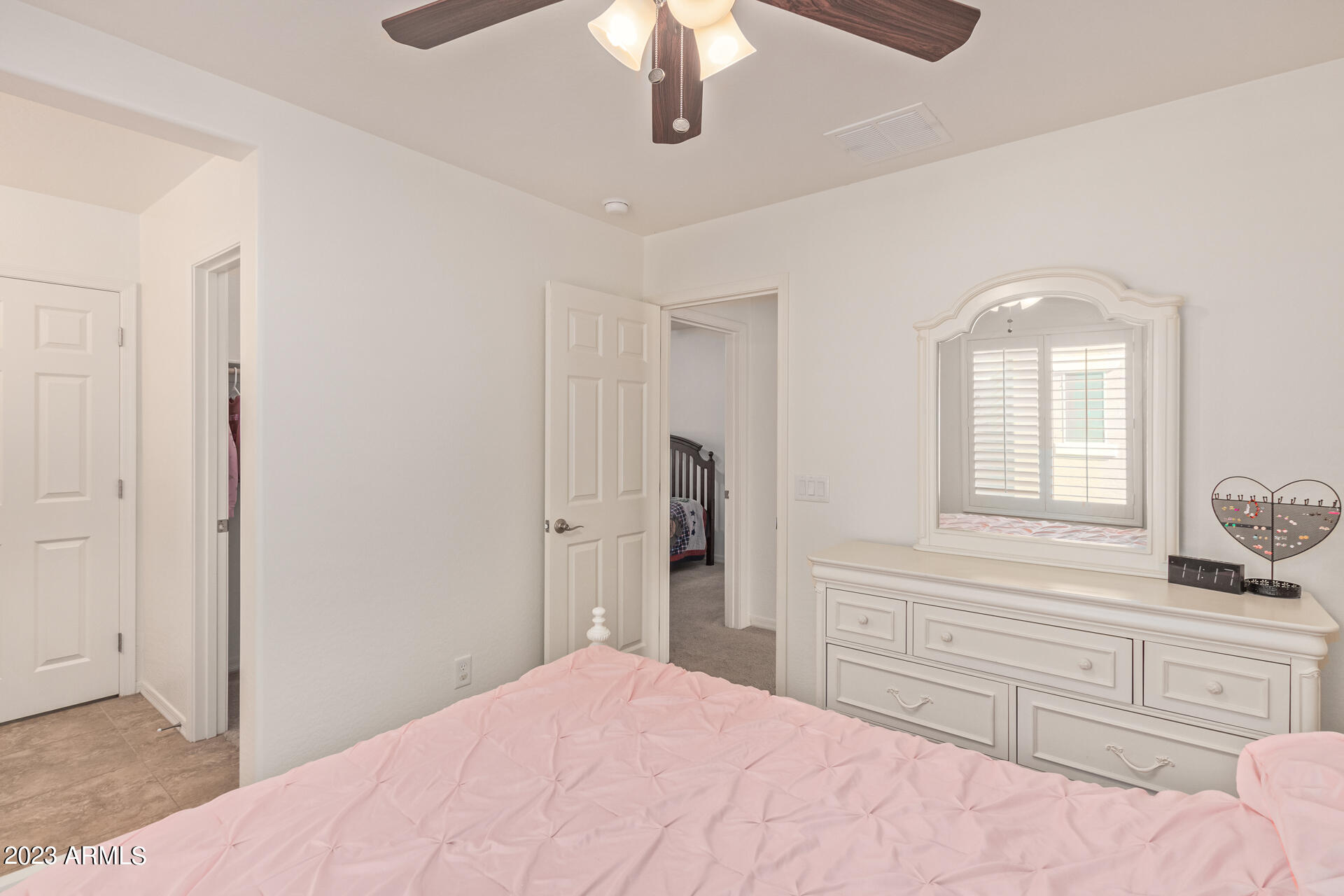 3975 E MESQUITE Street