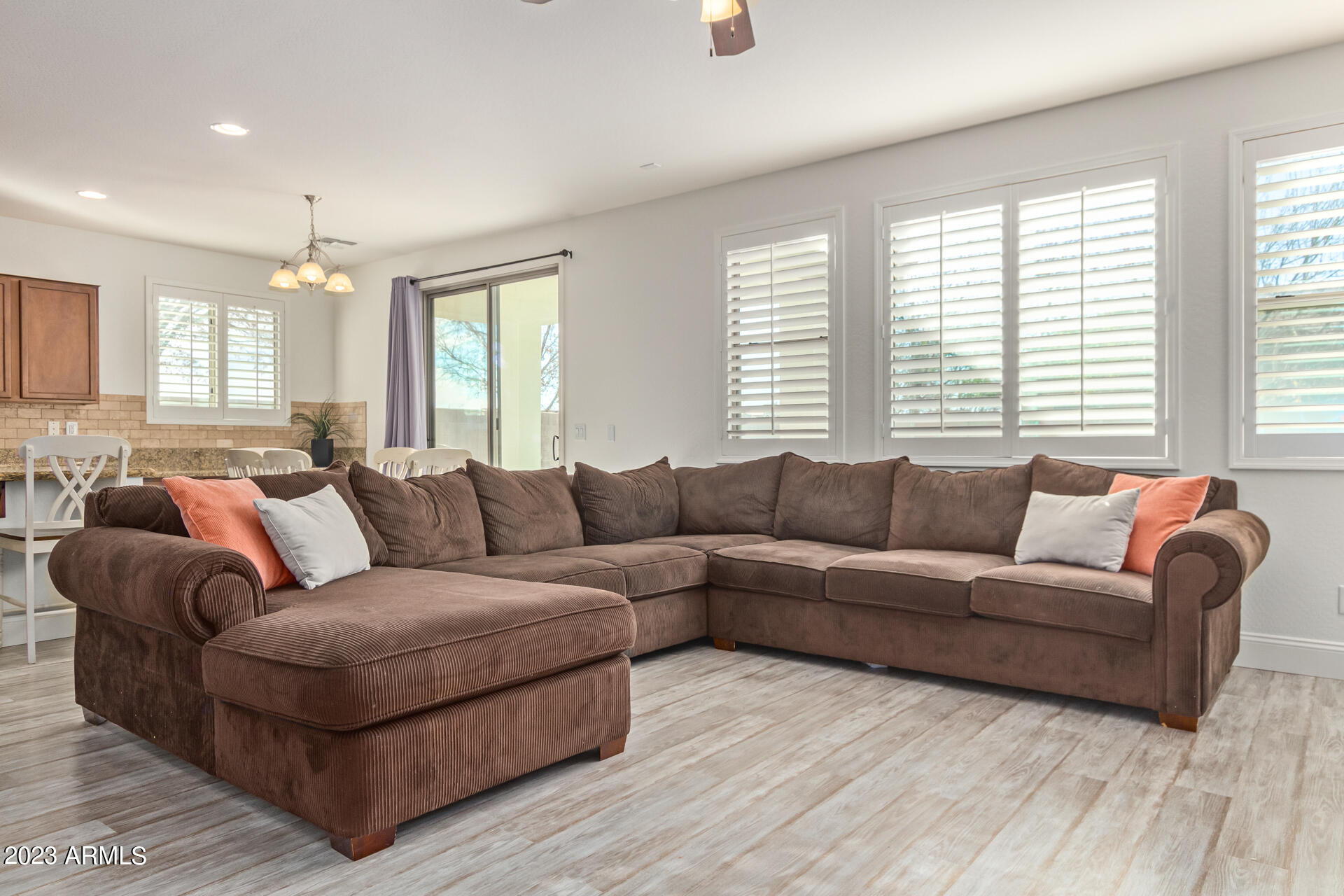 3975 E MESQUITE Street