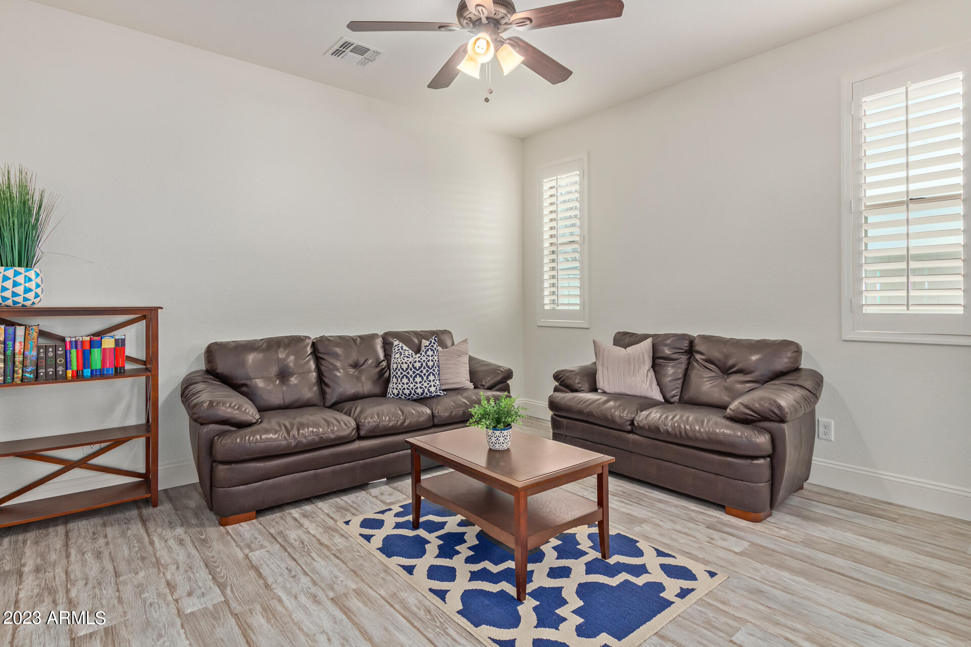 3975 E MESQUITE Street