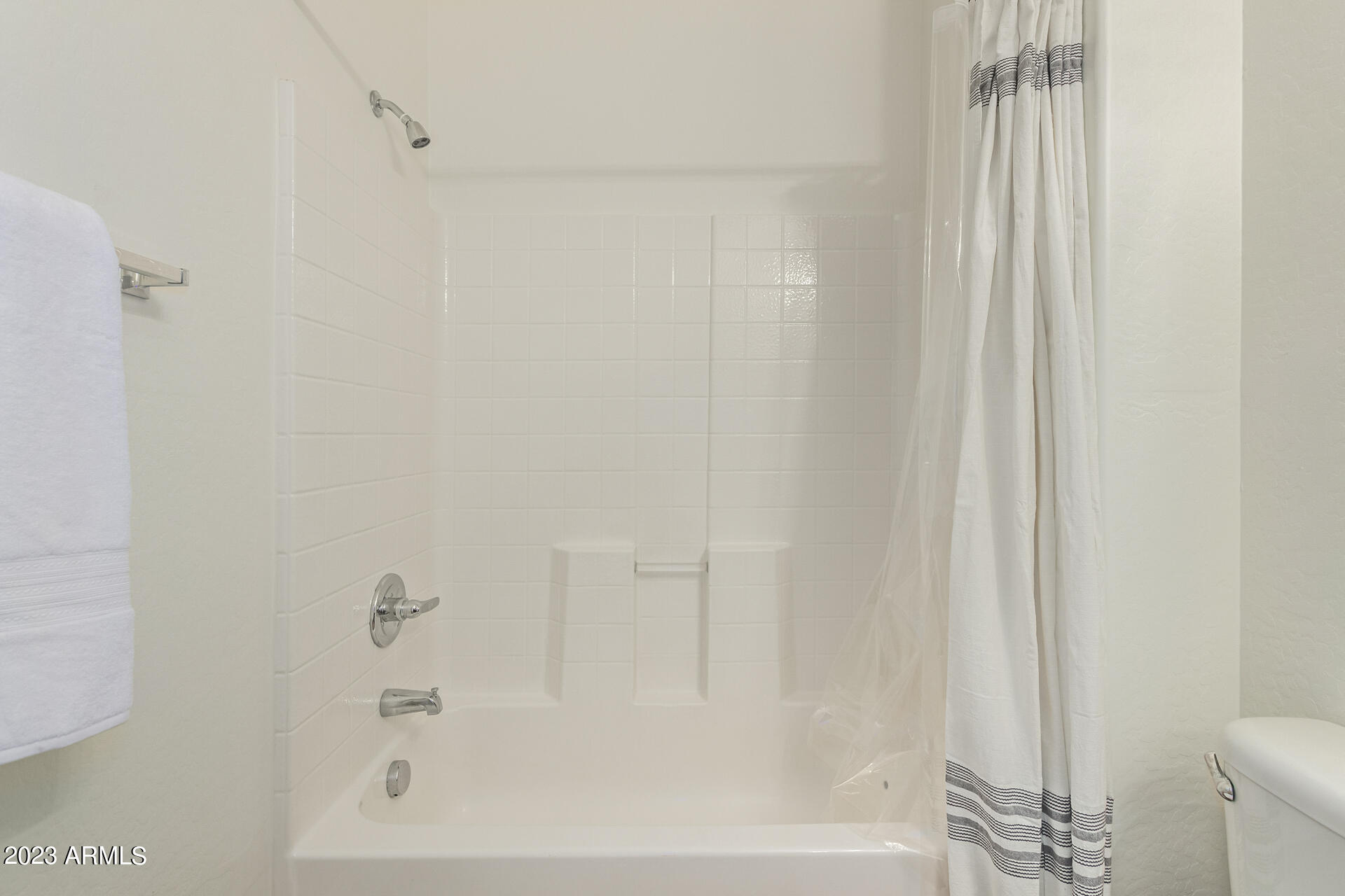 3975 E MESQUITE Street