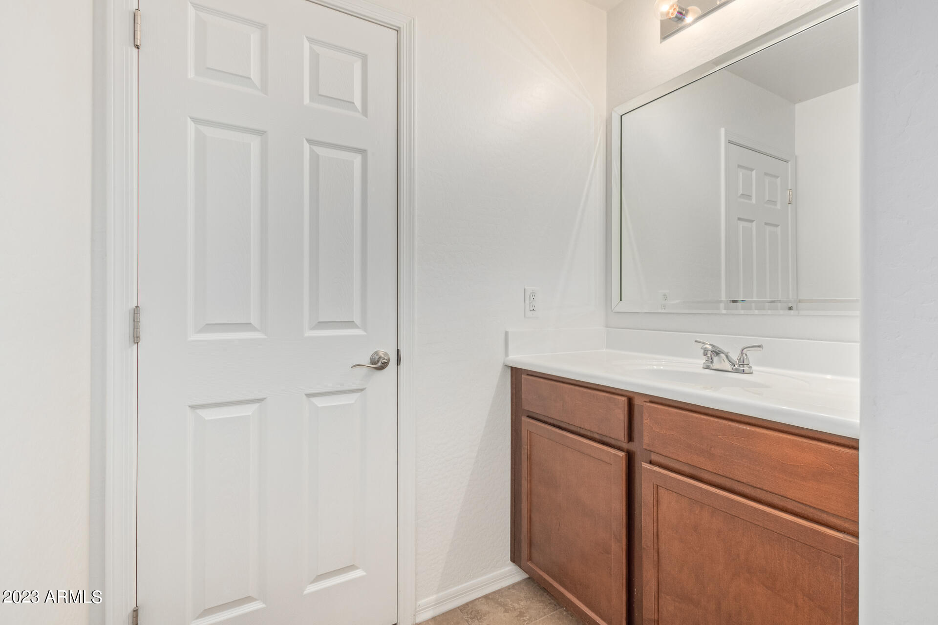 3975 E MESQUITE Street