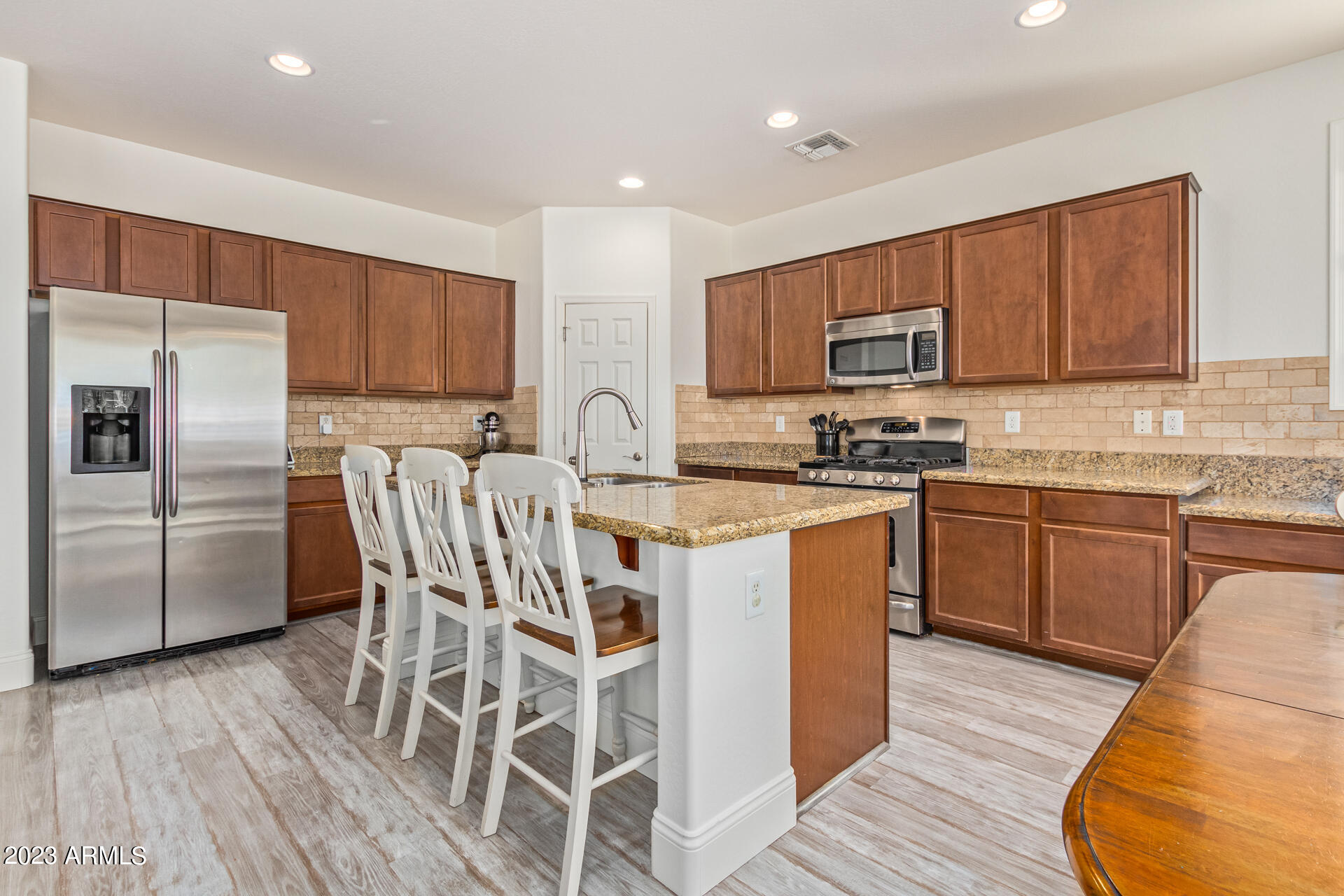 3975 E MESQUITE Street