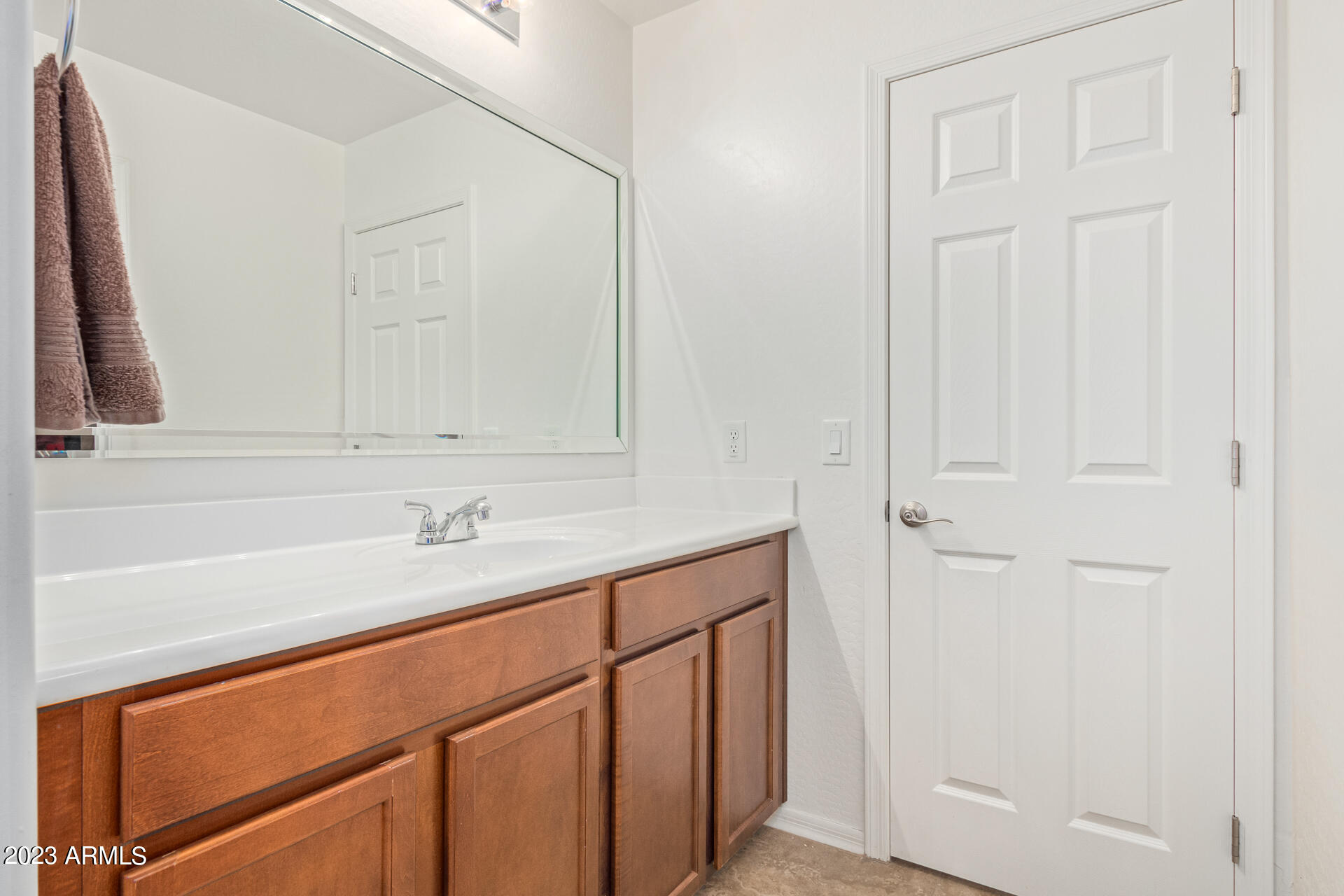 3975 E MESQUITE Street