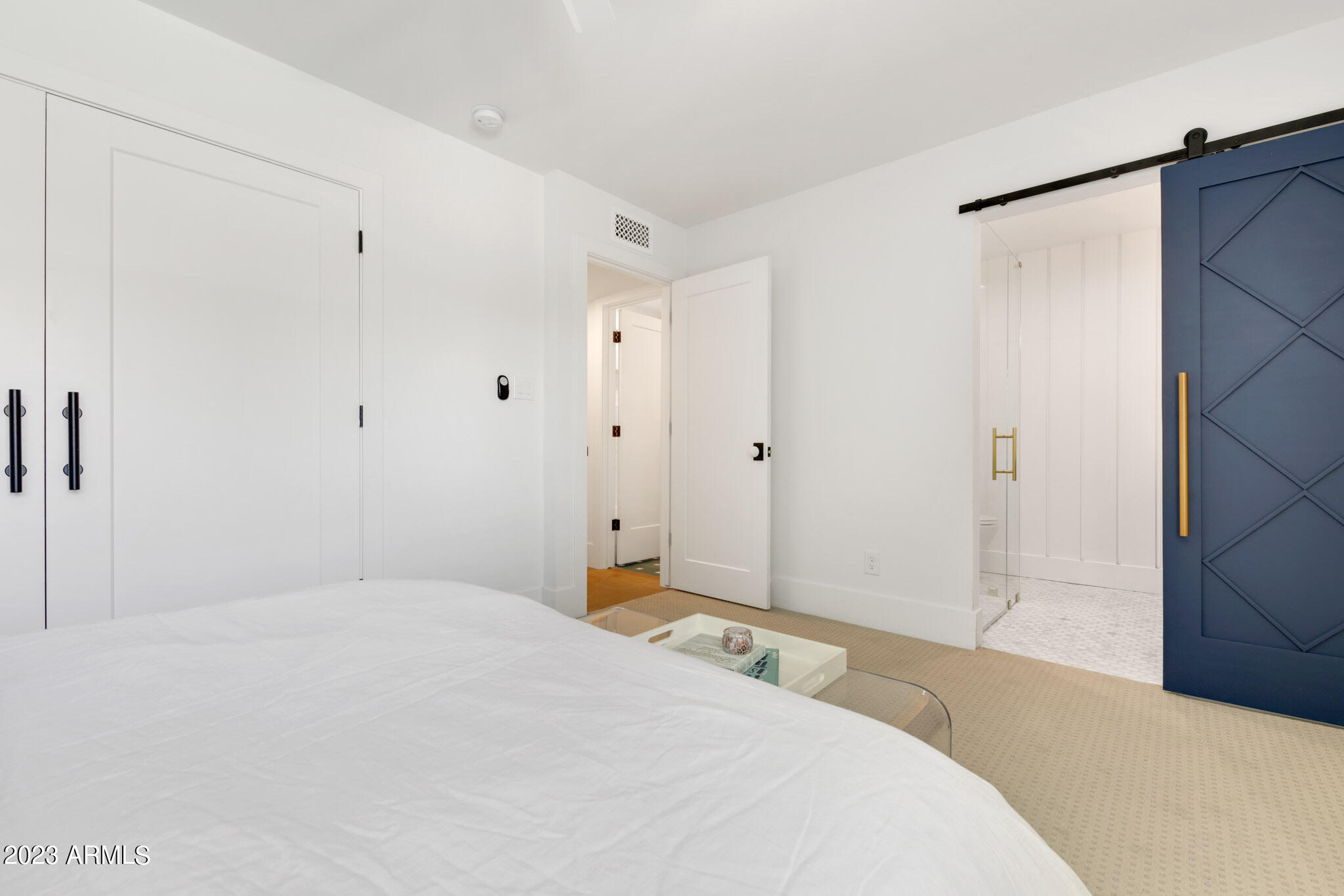 8543 E FAIRMOUNT Avenue