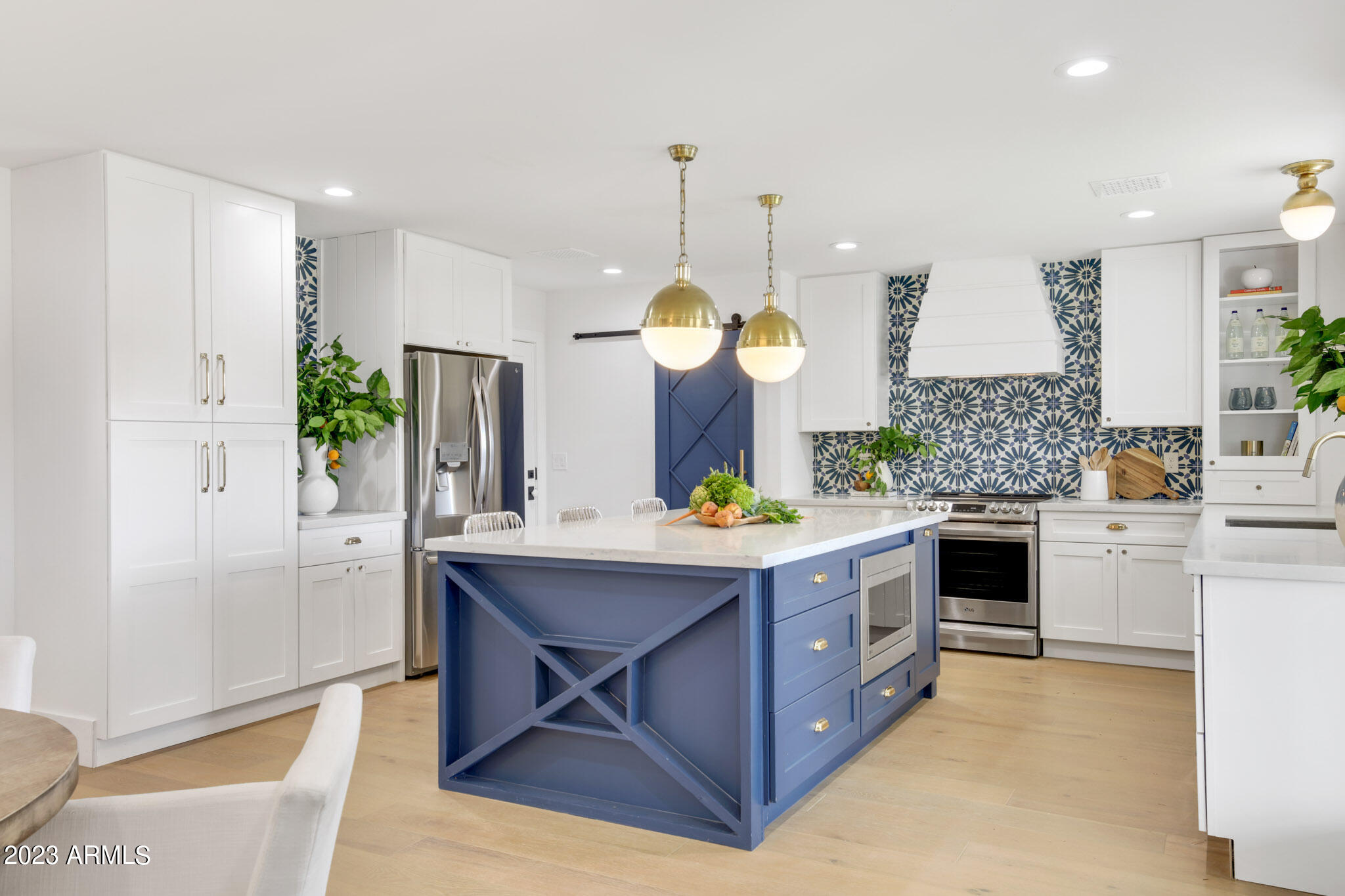 8543 E FAIRMOUNT Avenue