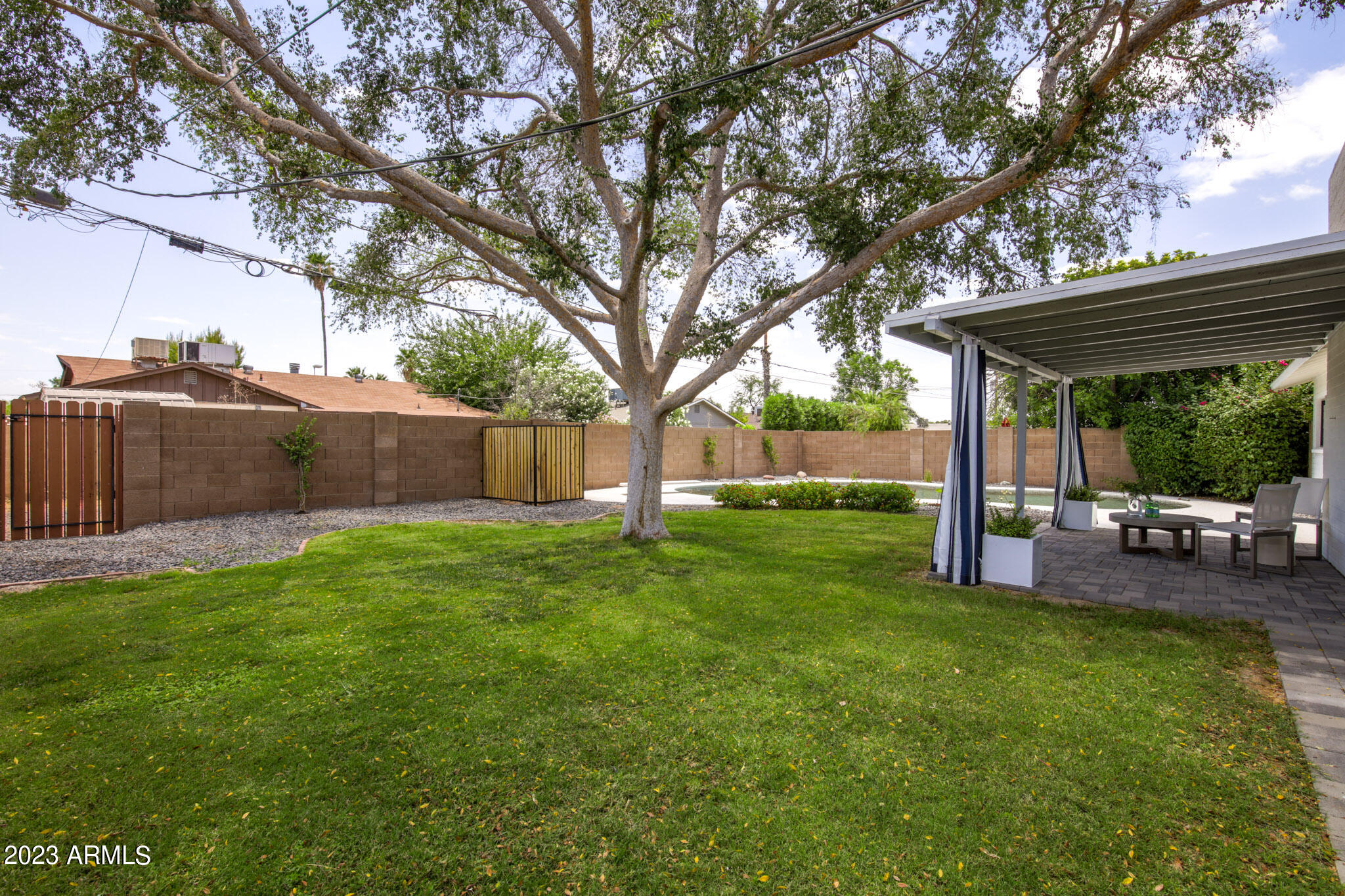 8543 E FAIRMOUNT Avenue