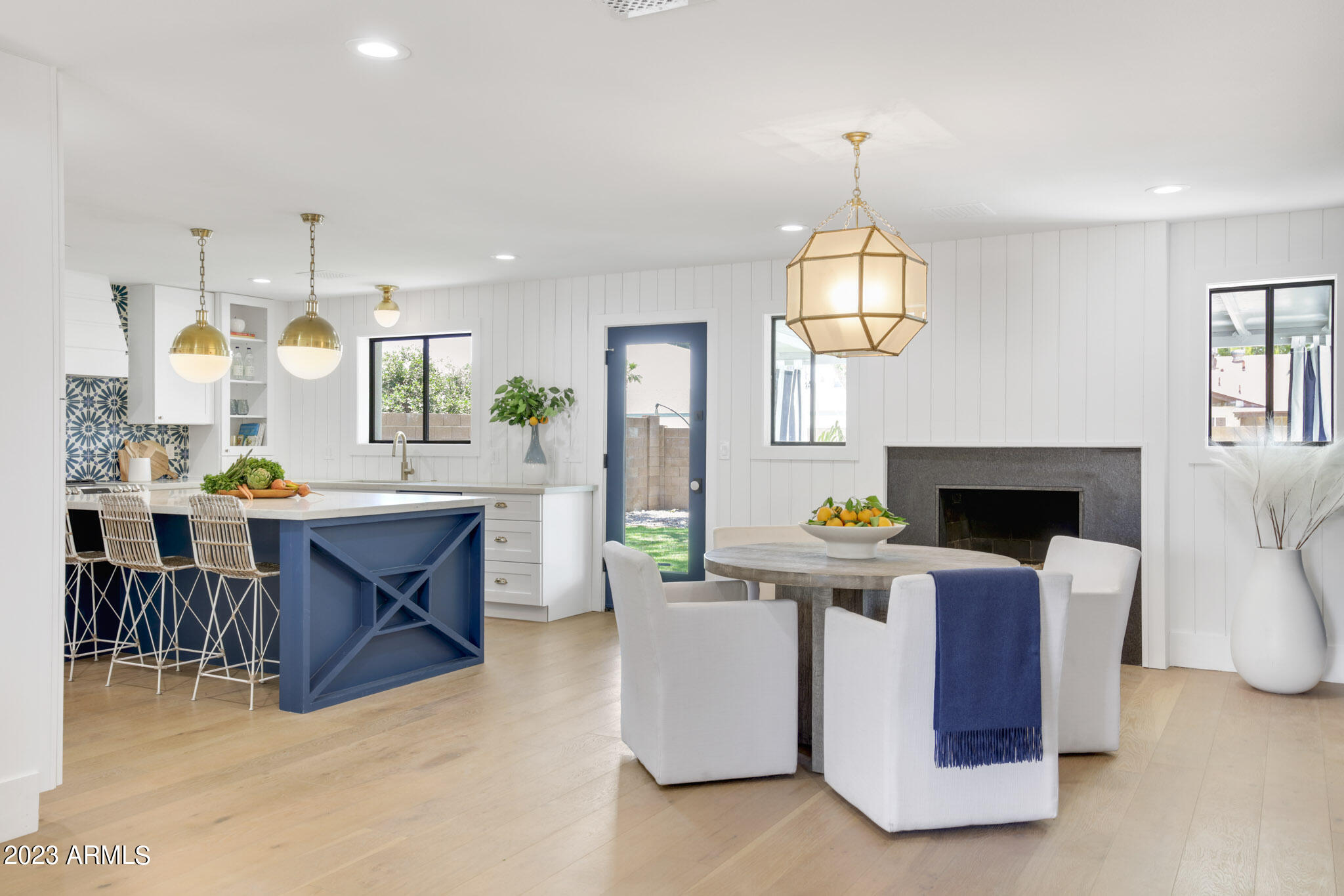 8543 E FAIRMOUNT Avenue