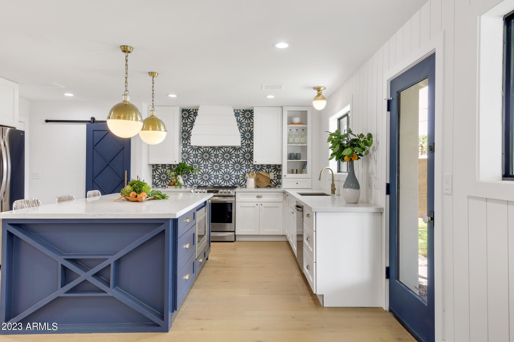 8543 E FAIRMOUNT Avenue