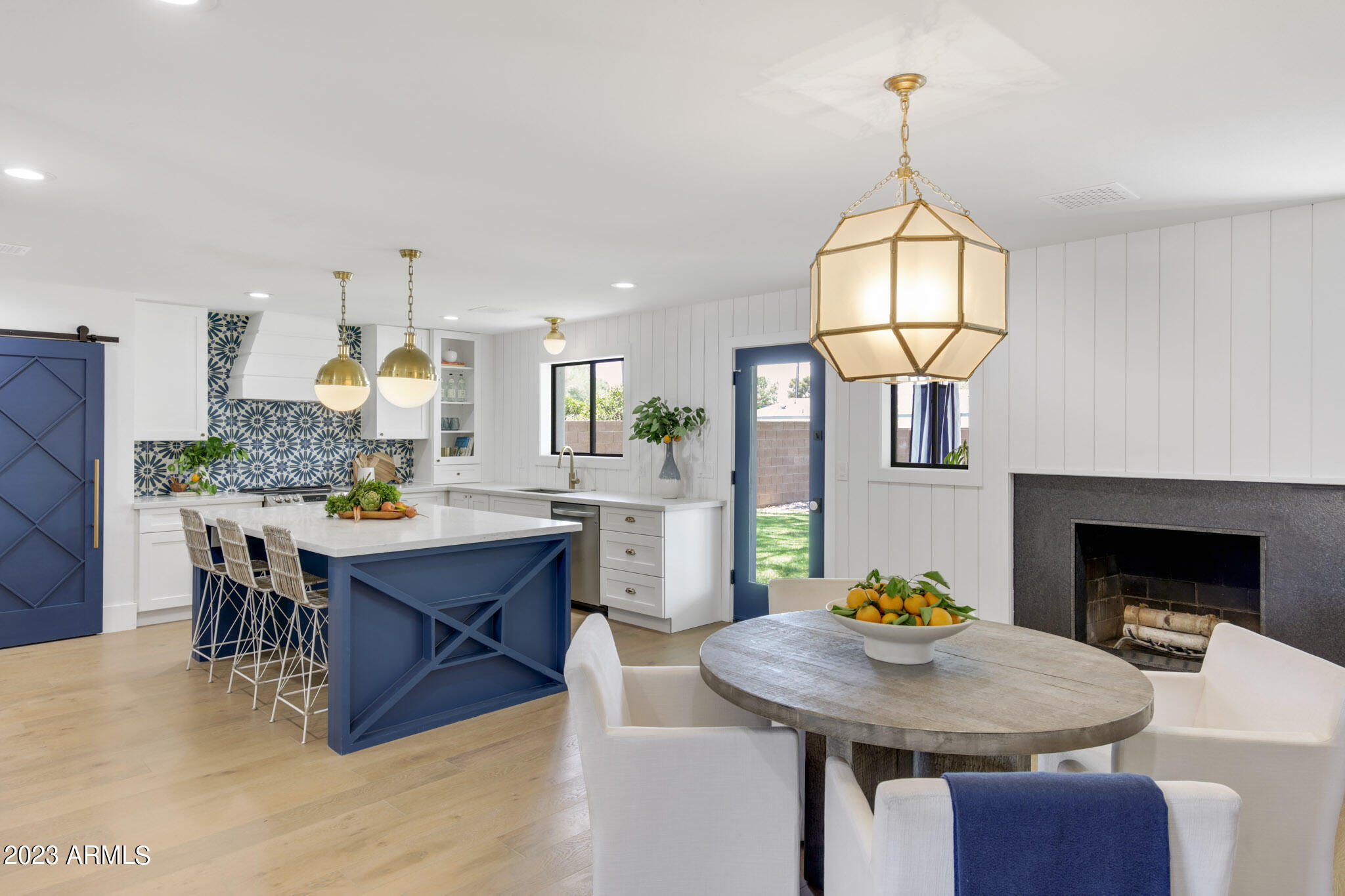 8543 E FAIRMOUNT Avenue