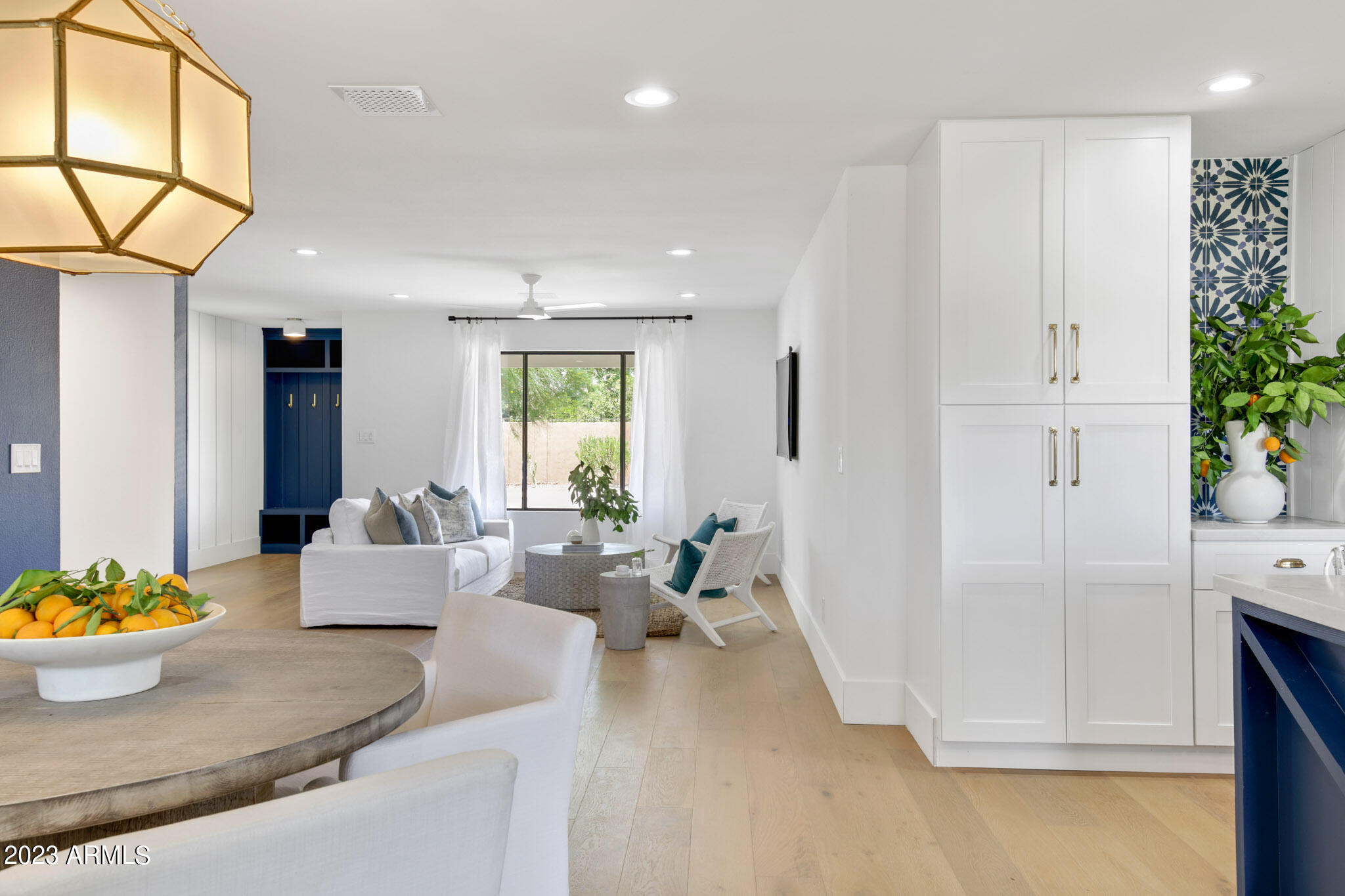 8543 E FAIRMOUNT Avenue