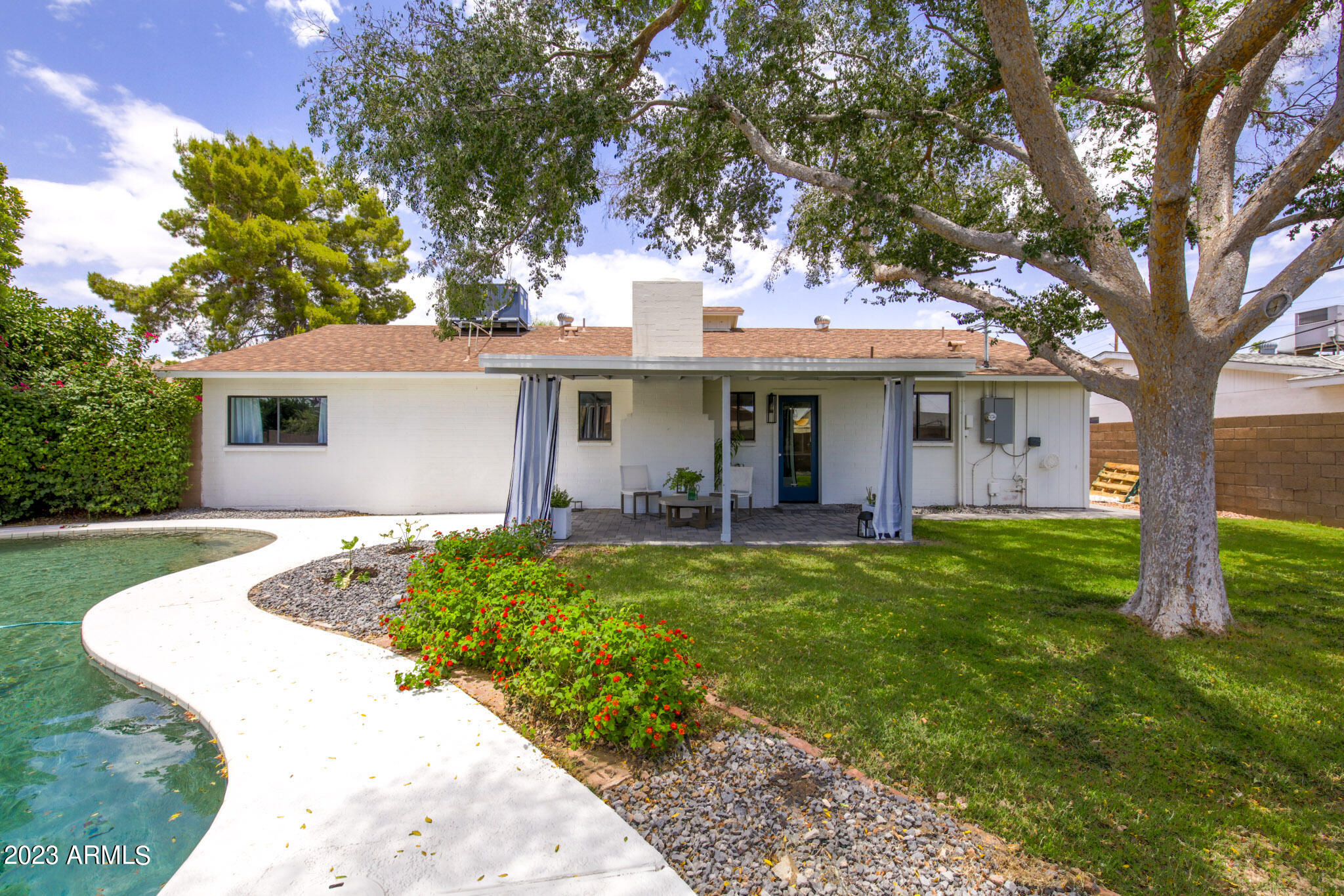 8543 E FAIRMOUNT Avenue