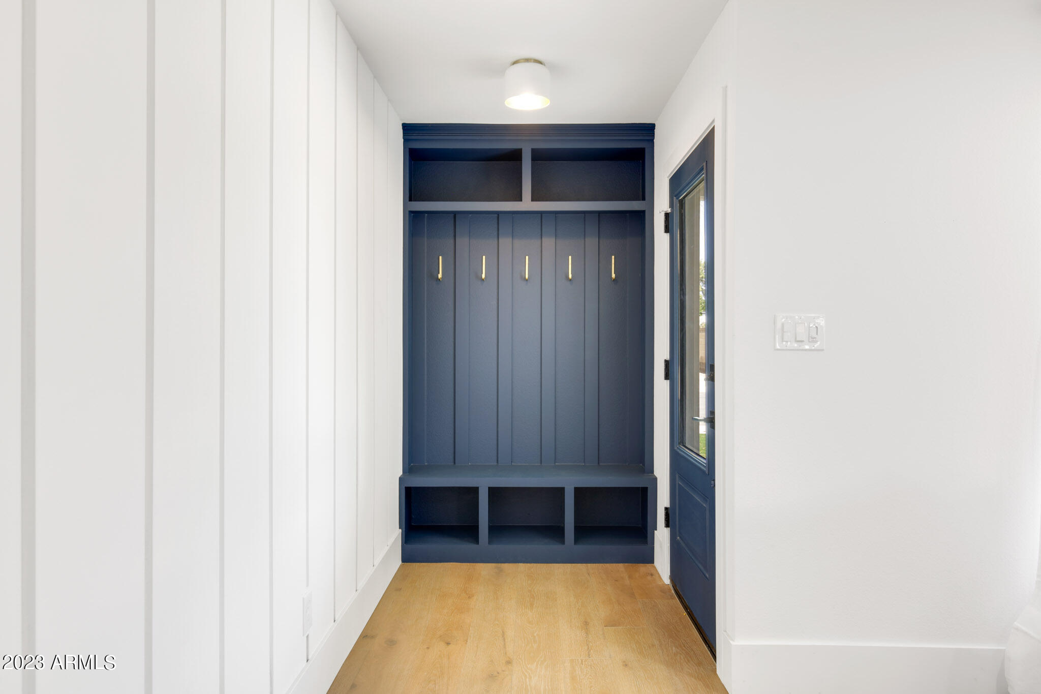 8543 E FAIRMOUNT Avenue