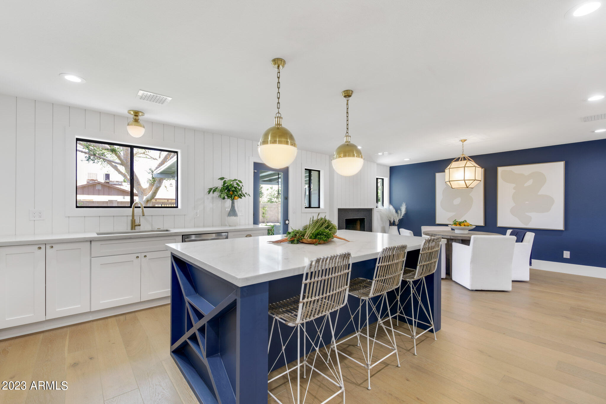 8543 E FAIRMOUNT Avenue