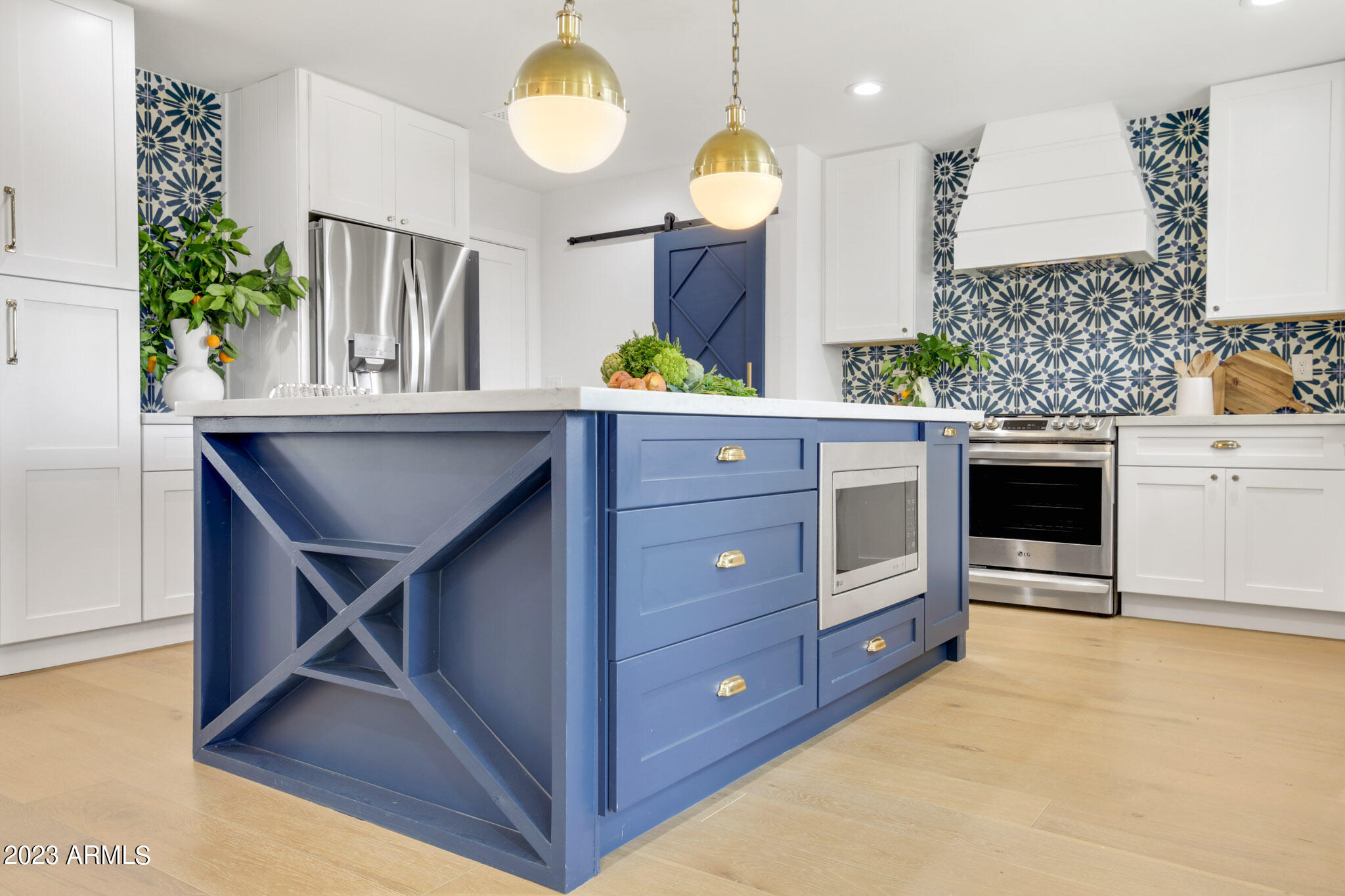 8543 E FAIRMOUNT Avenue