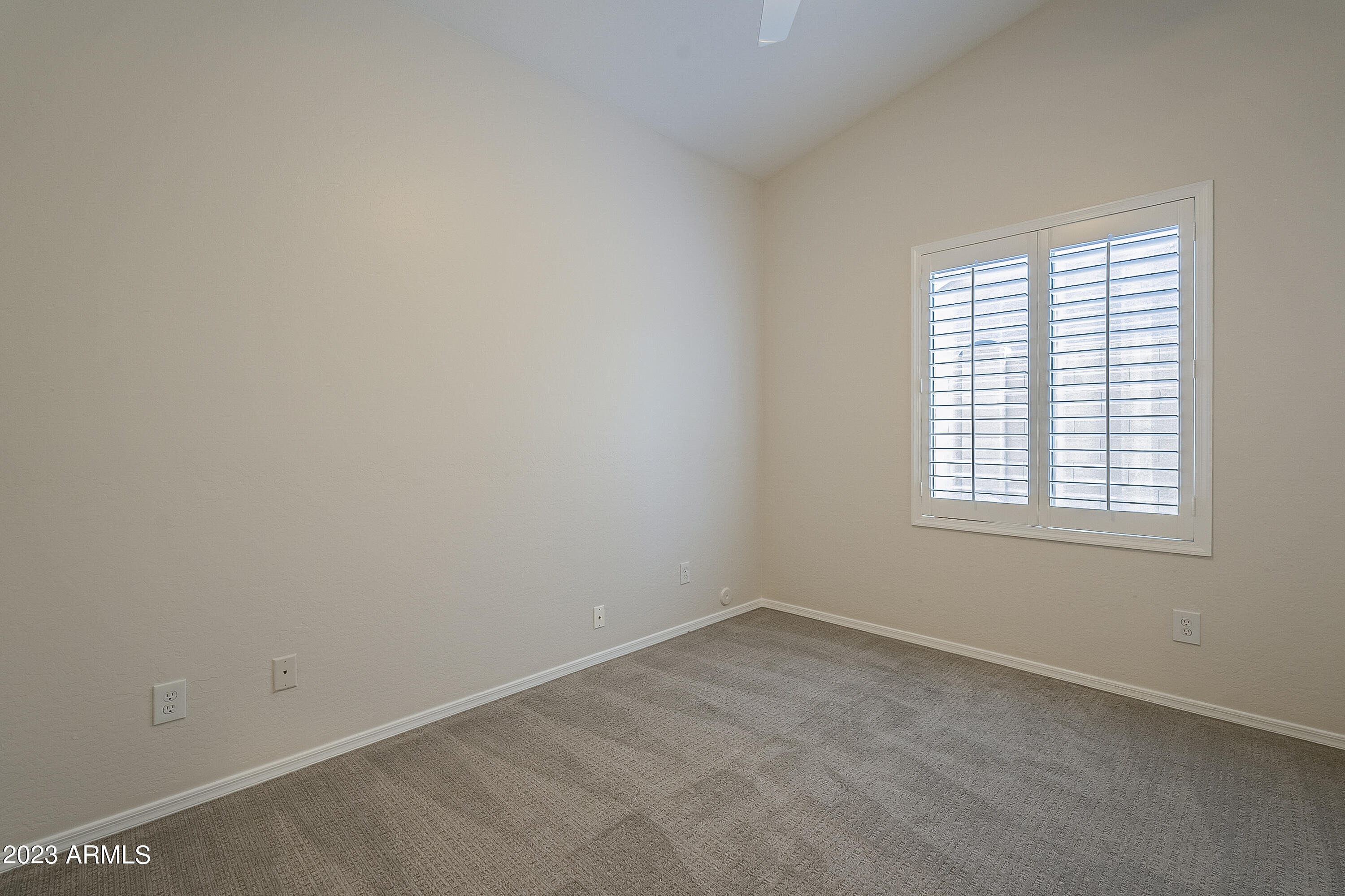 9463 E MENLO Circle