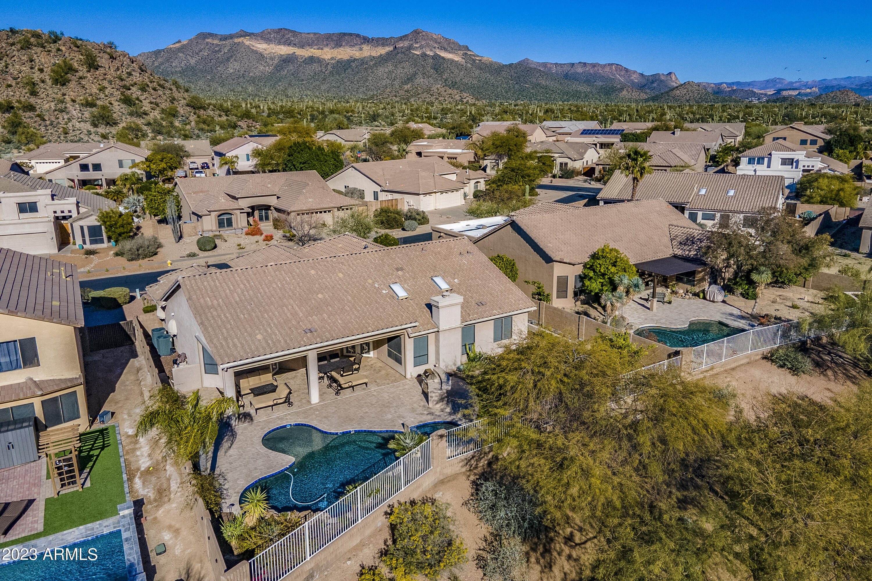 9463 E MENLO Circle