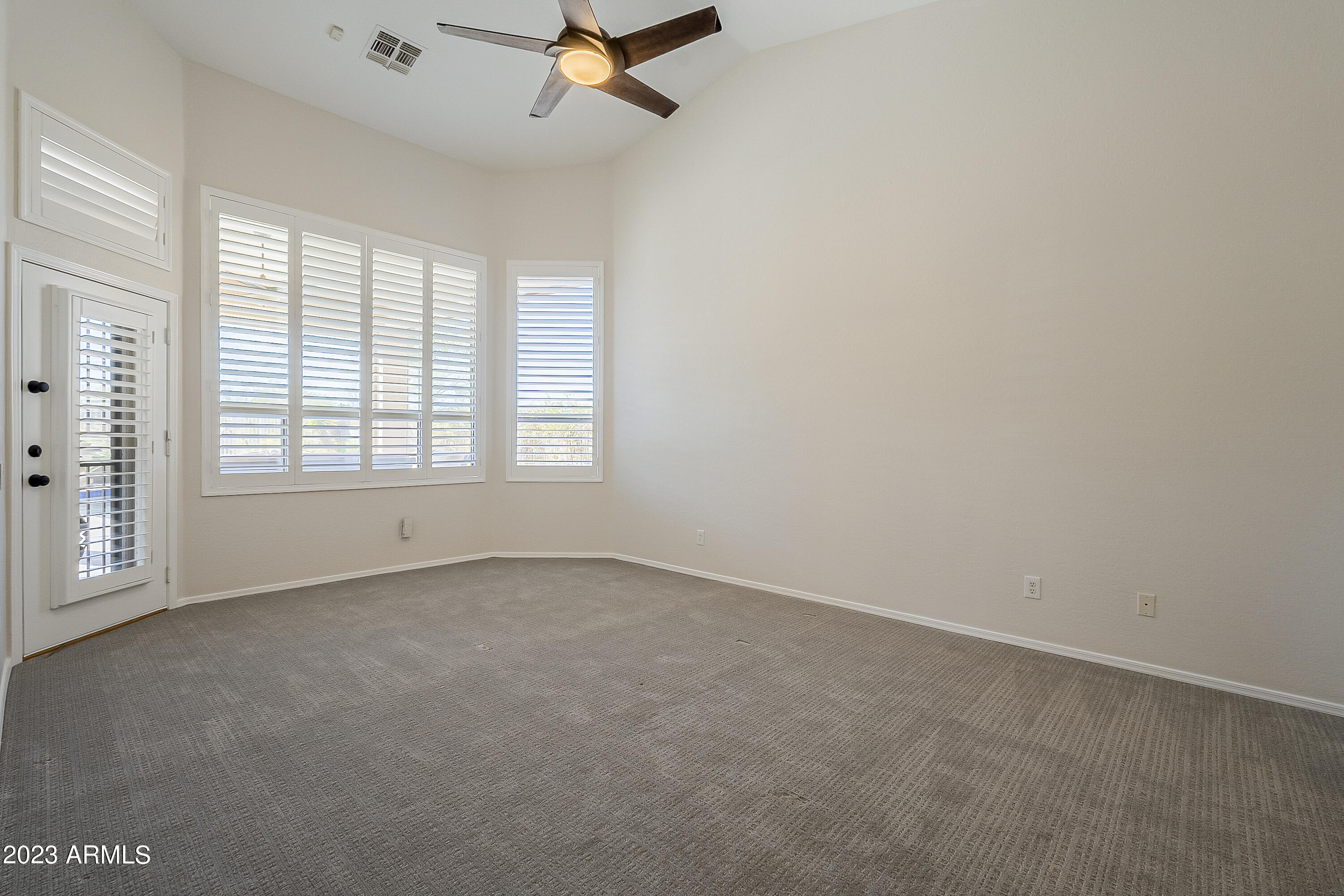 9463 E MENLO Circle