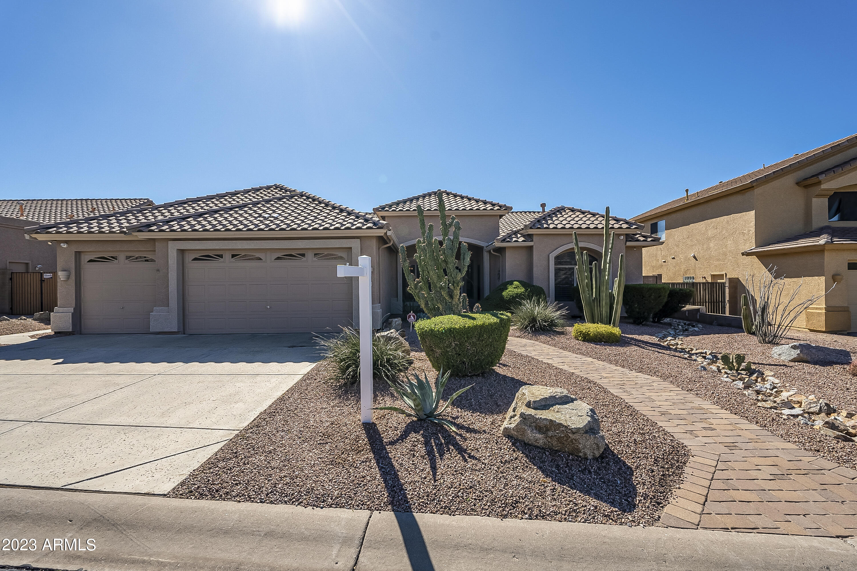 9463 E MENLO Circle