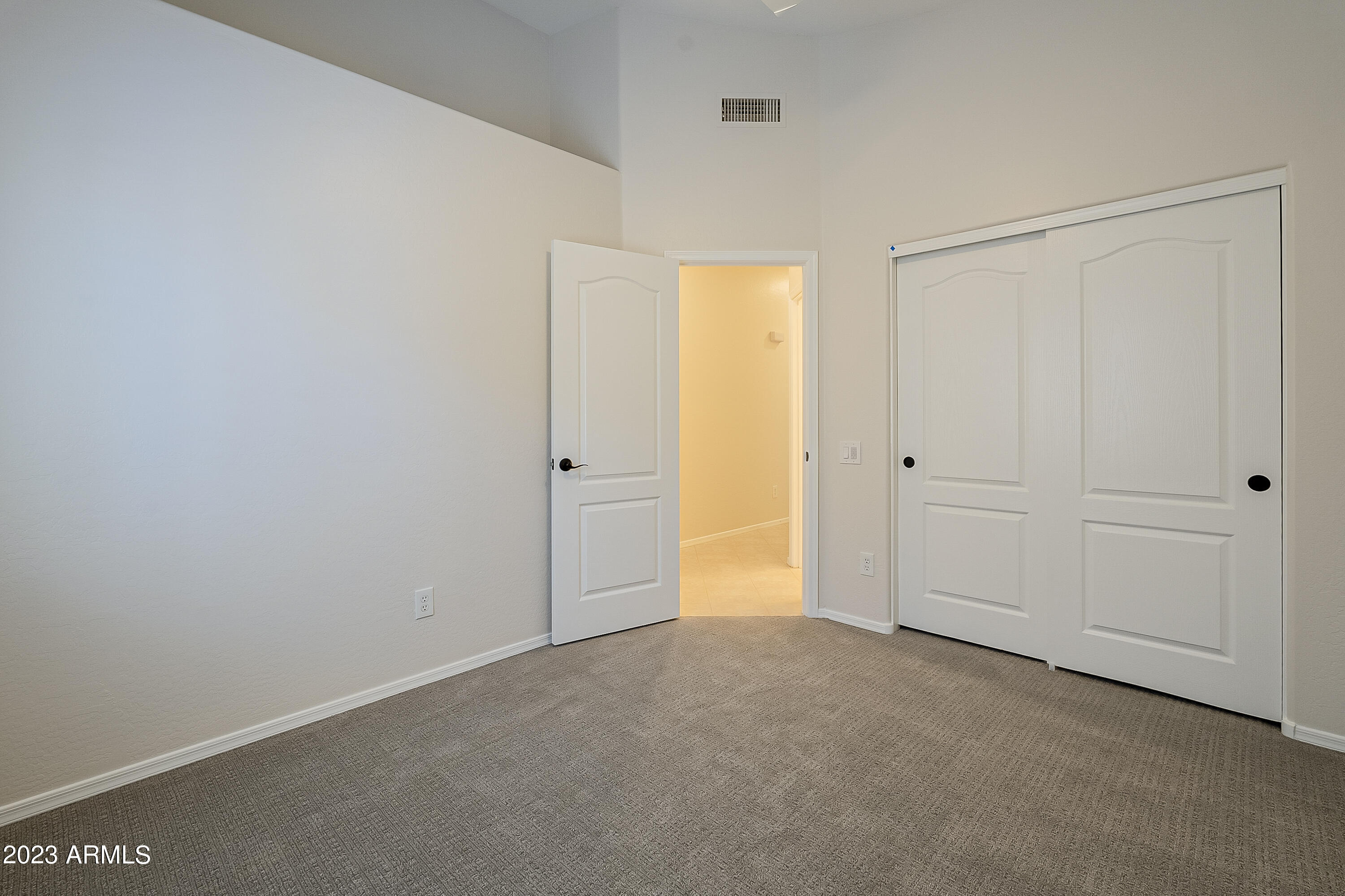 9463 E MENLO Circle