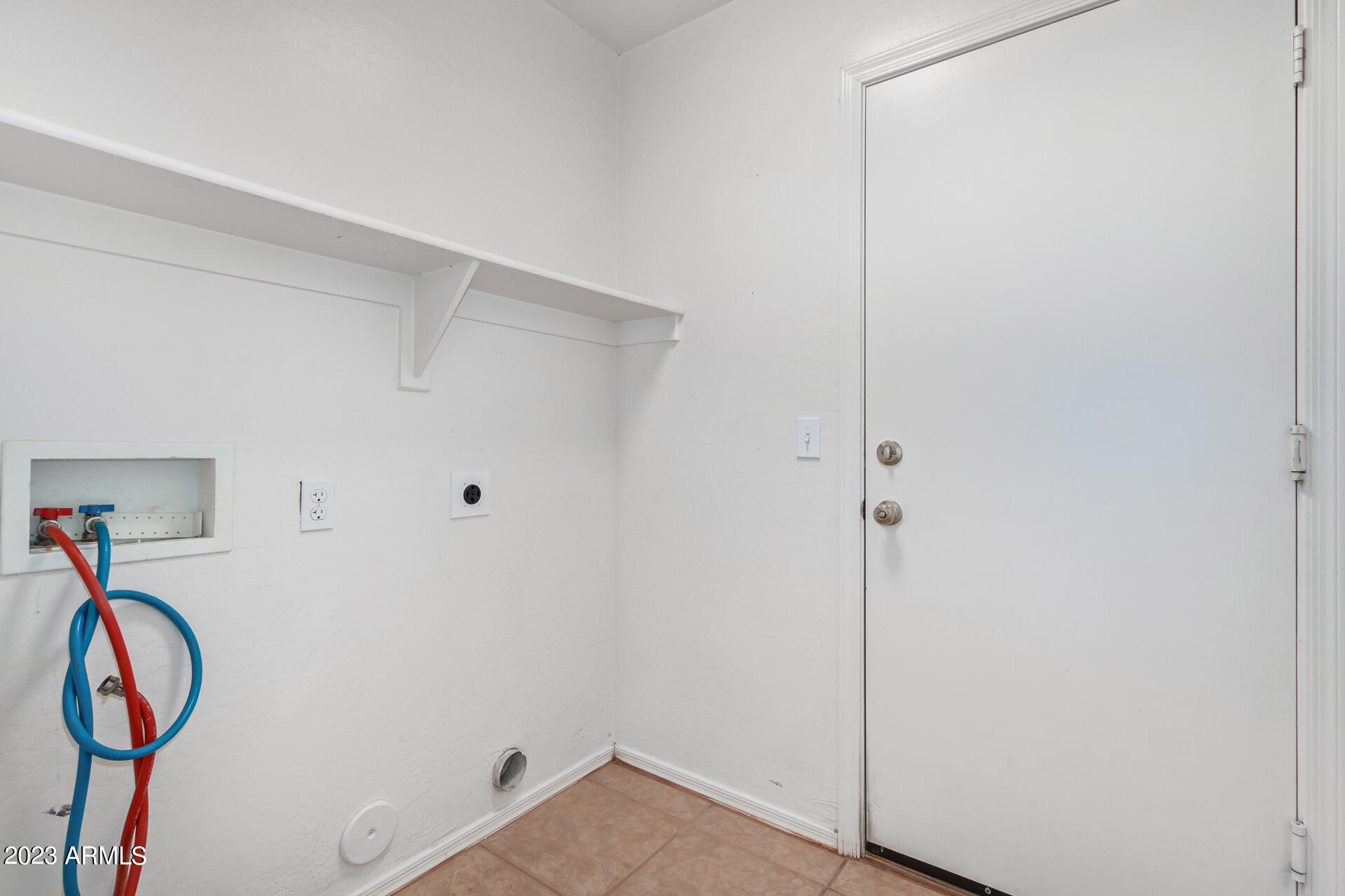 1424 E 12TH Street