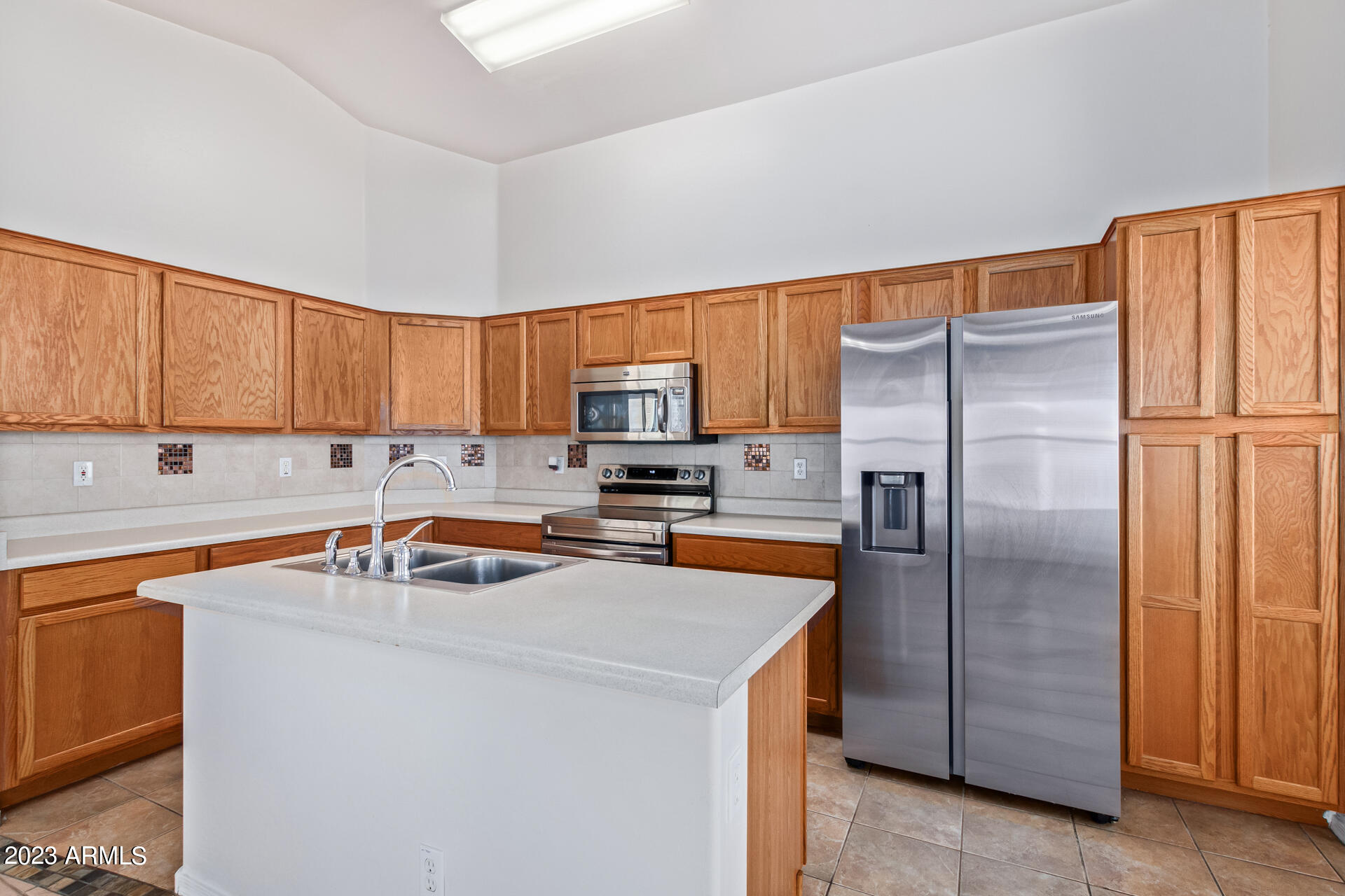 1424 E 12TH Street