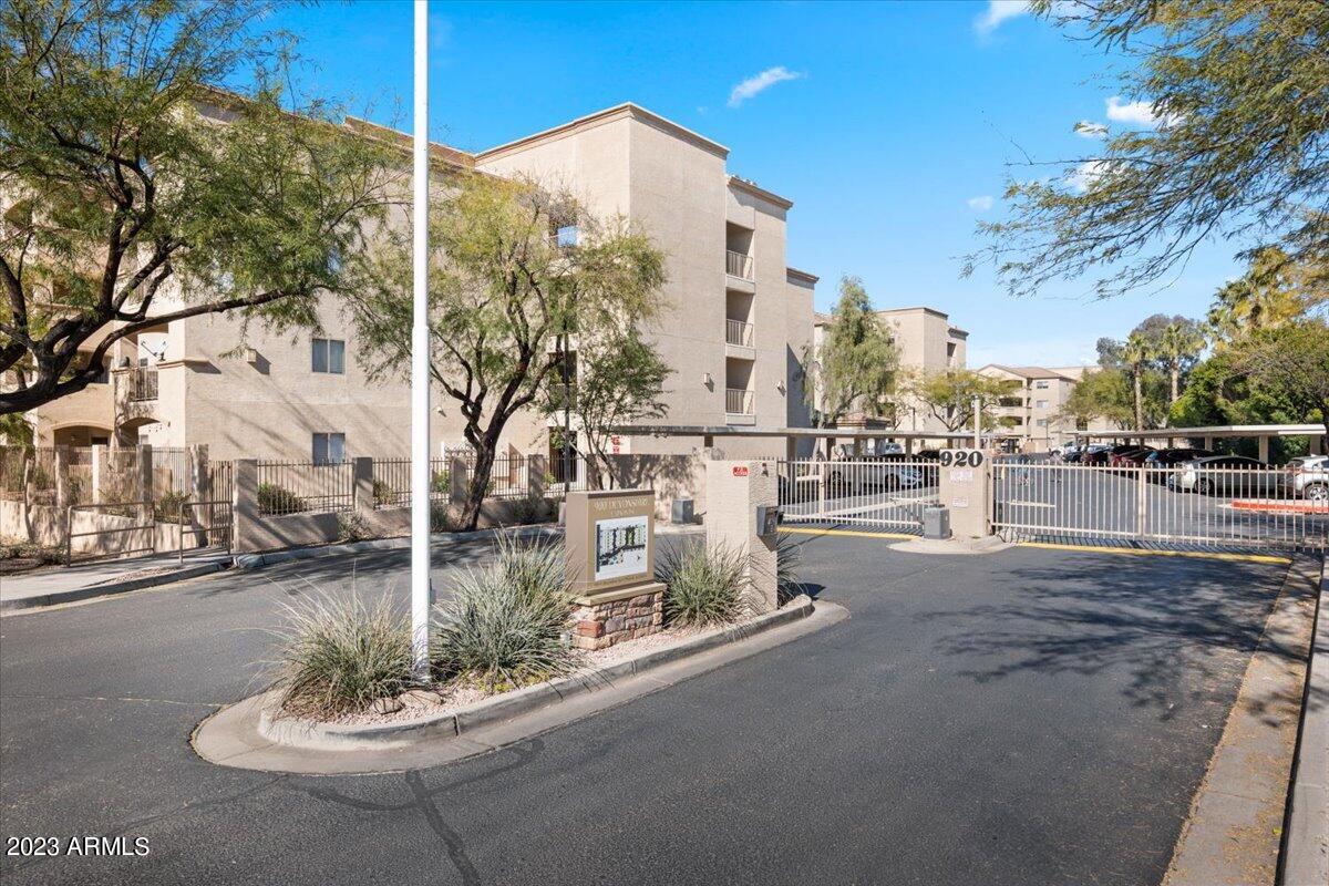 920 E DEVONSHIRE Avenue # 3029