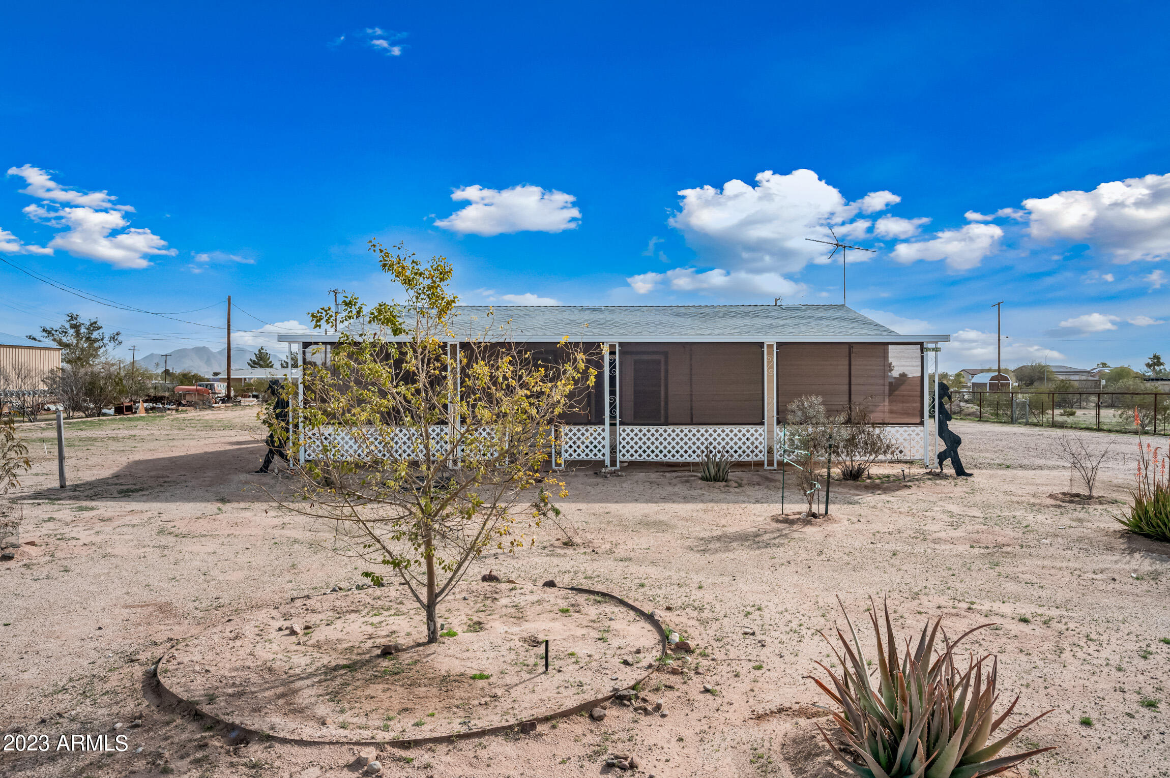 10129 N BATTLEFORD Drive