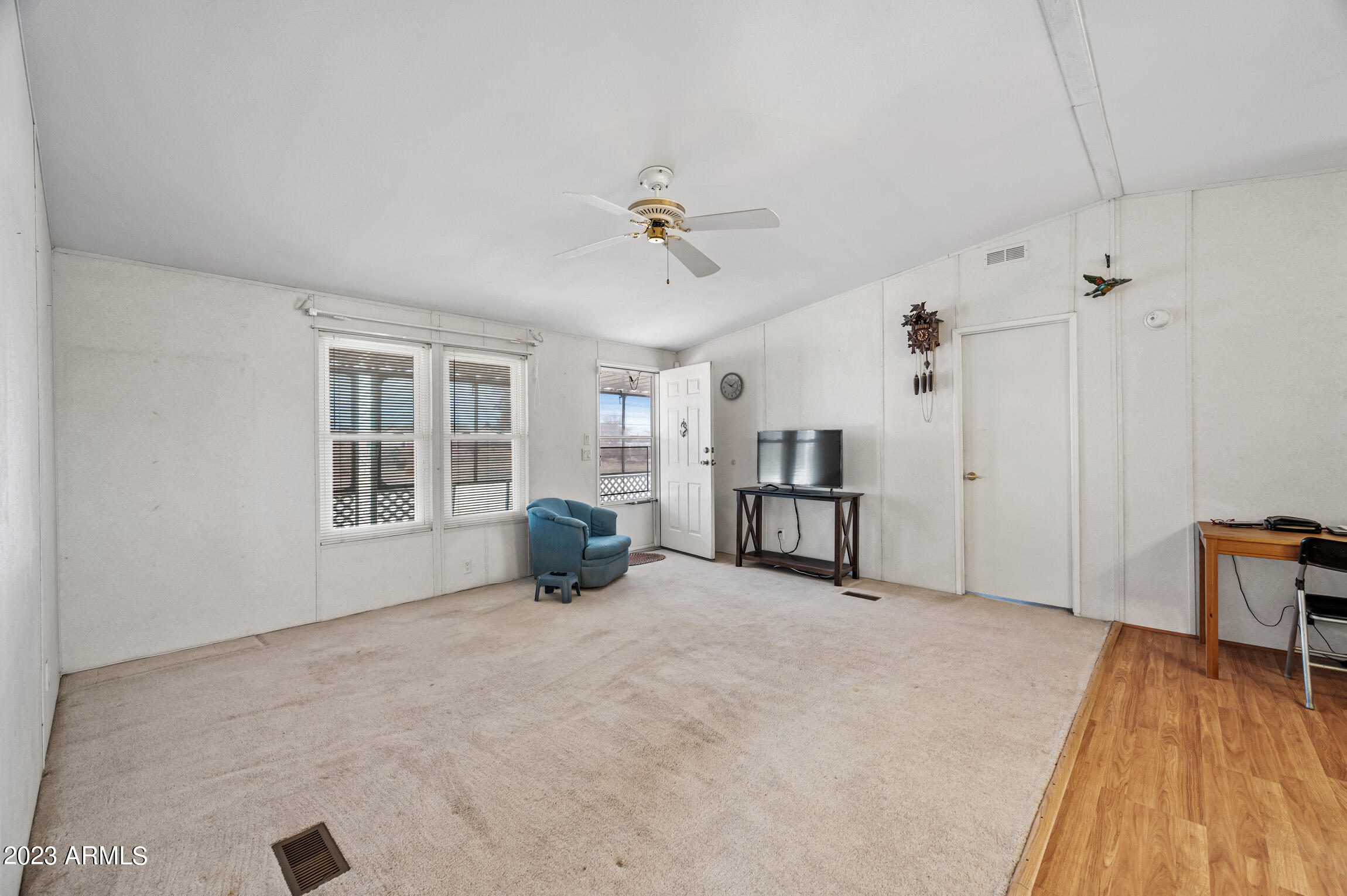 10129 N BATTLEFORD Drive