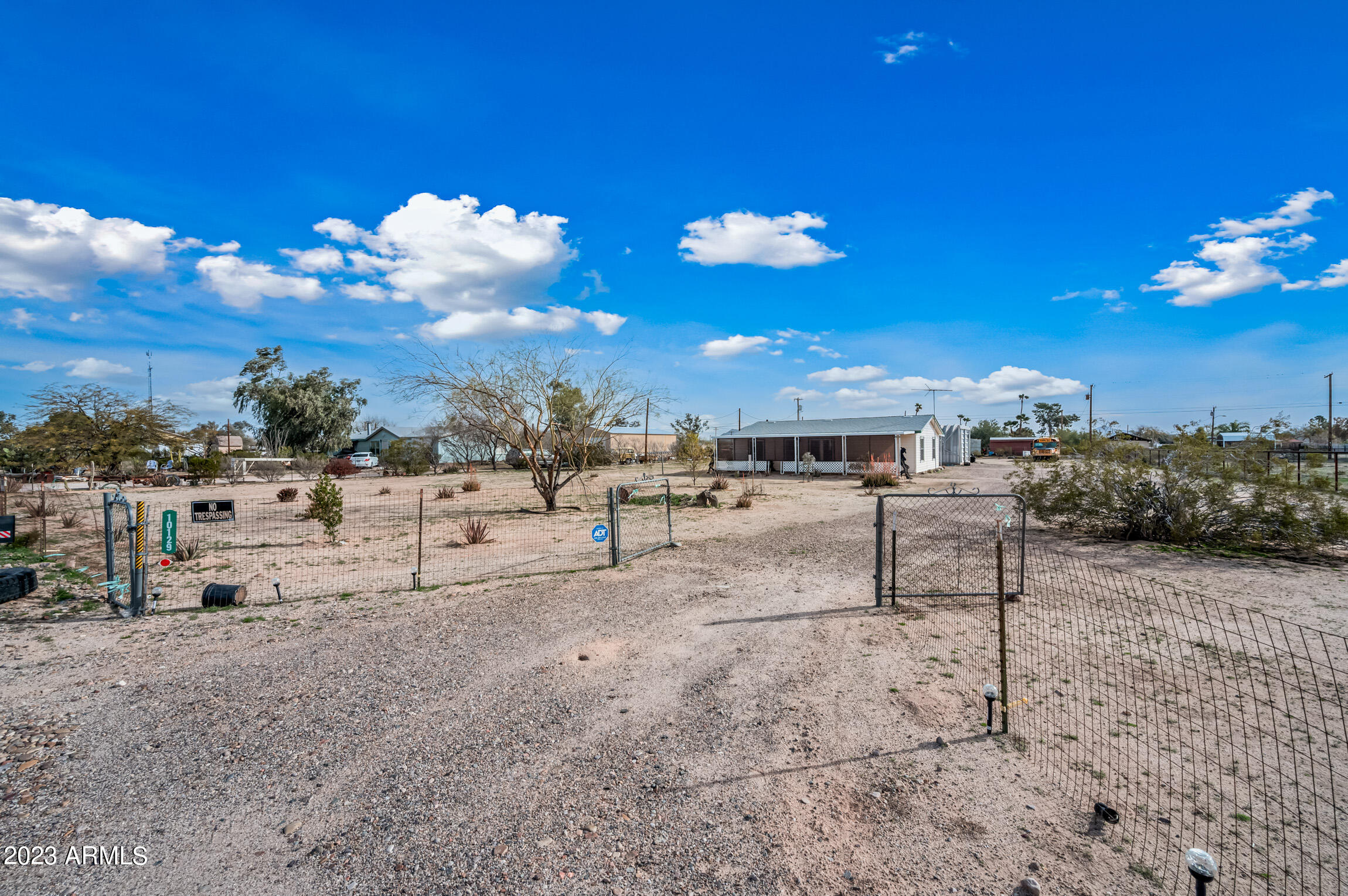10129 N BATTLEFORD Drive