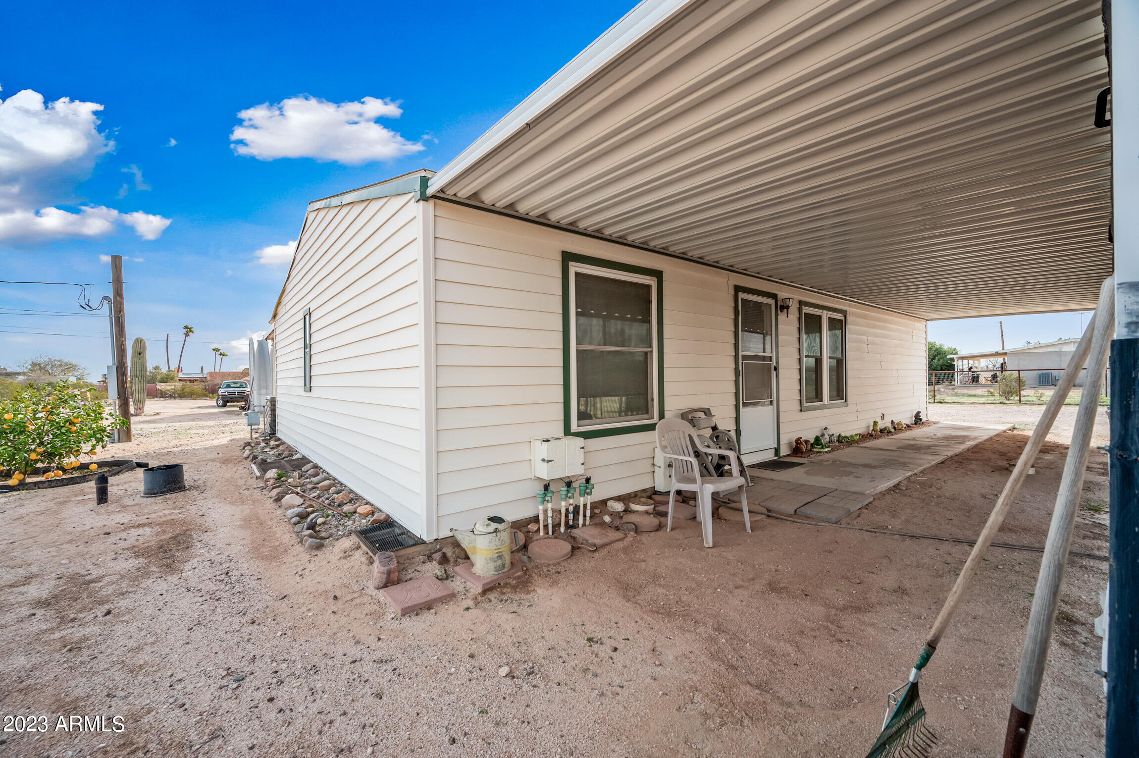 10129 N BATTLEFORD Drive
