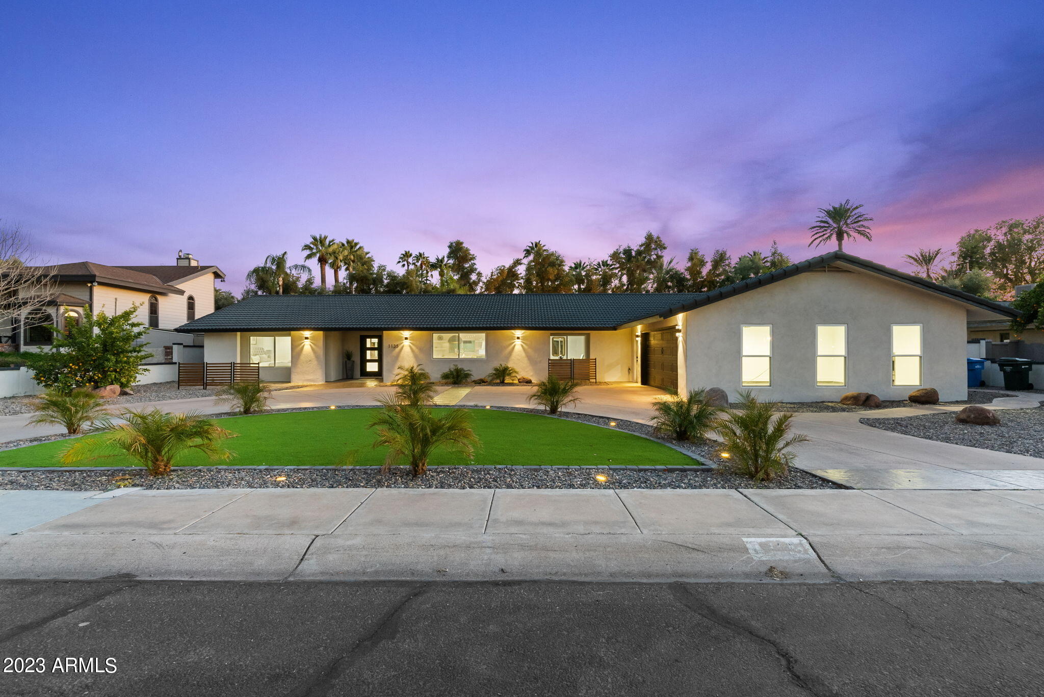 1135 W LAWRENCE Lane