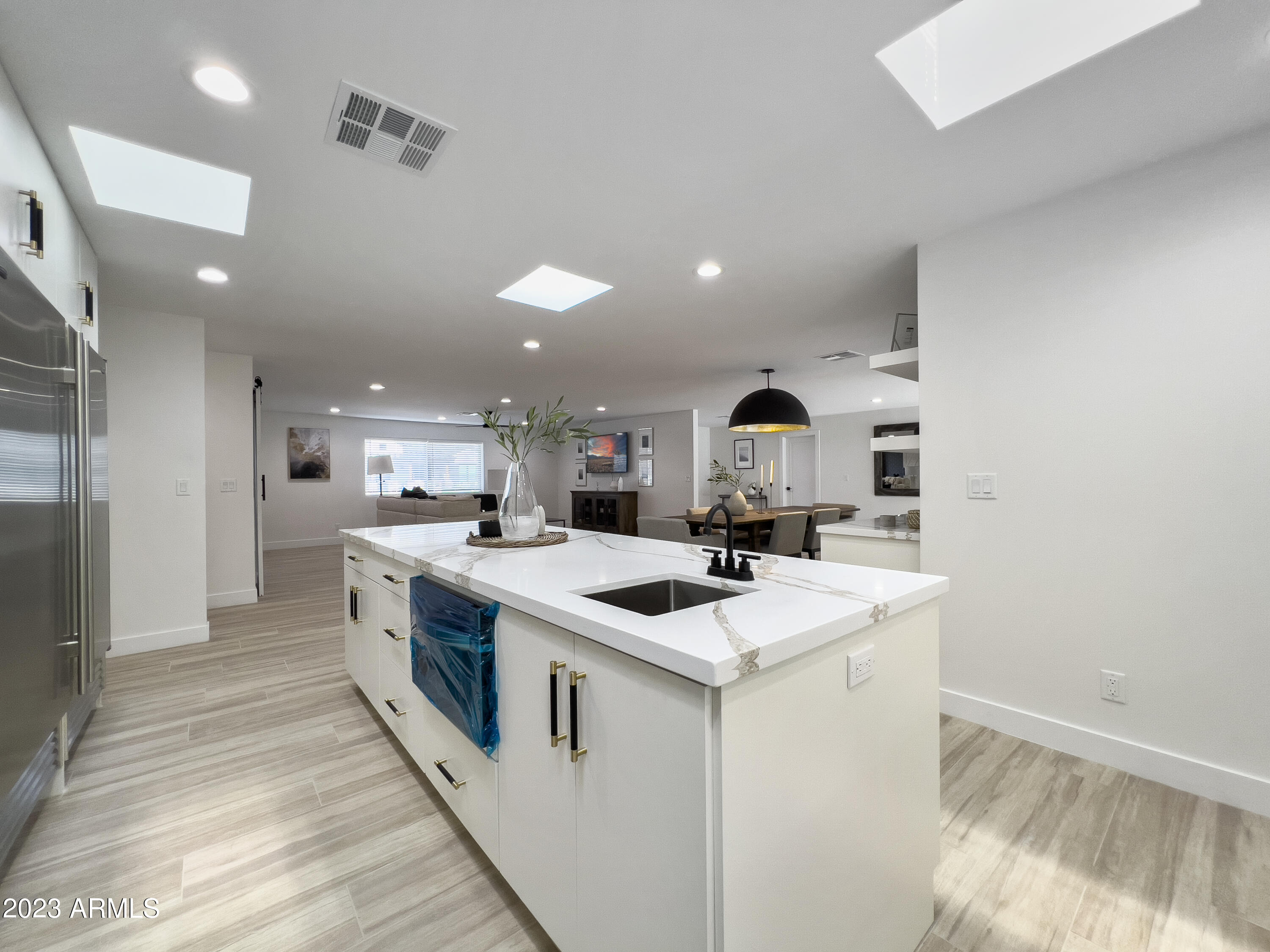 1135 W LAWRENCE Lane