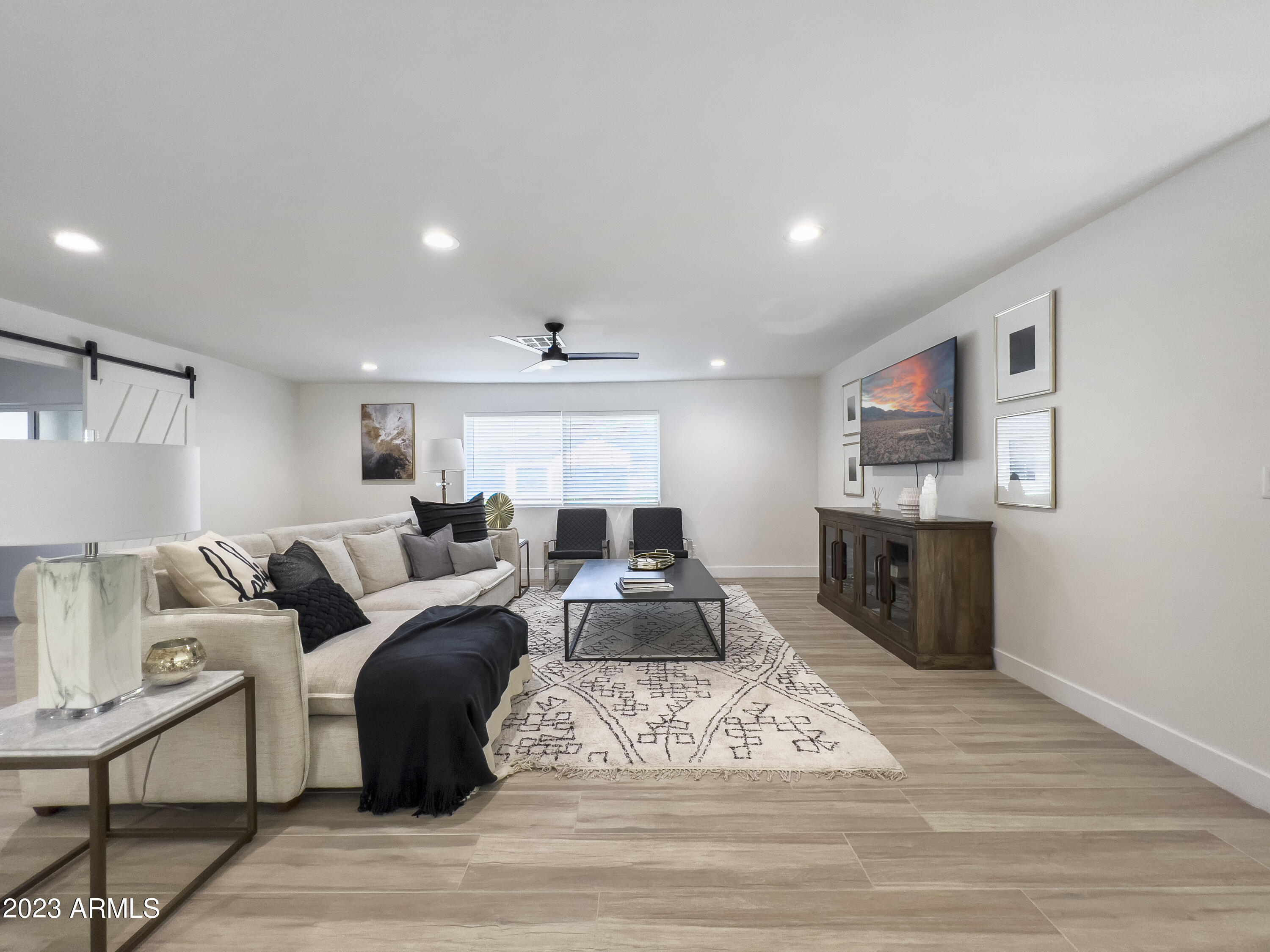 1135 W LAWRENCE Lane