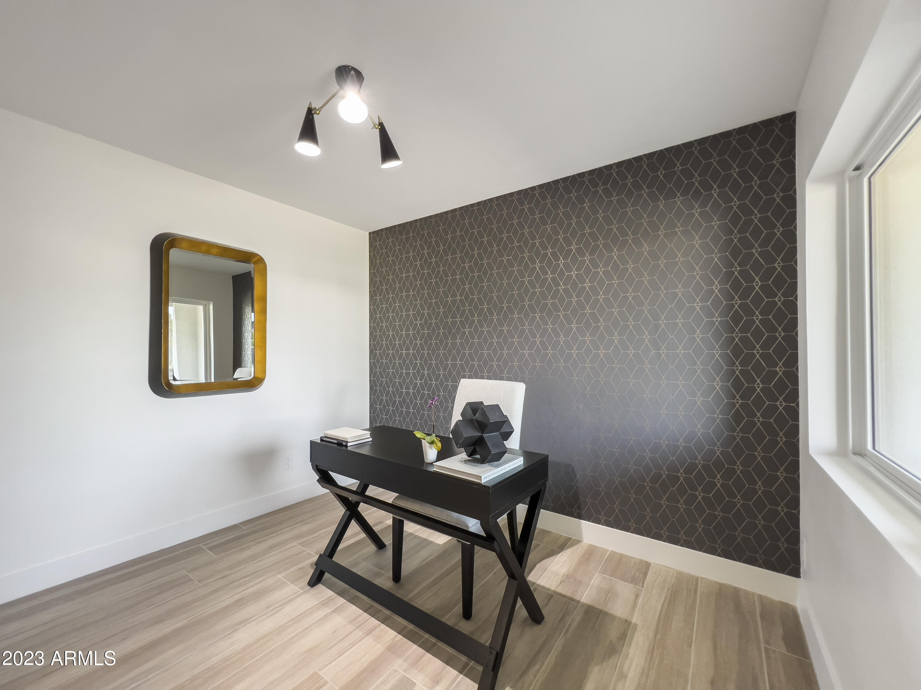 1135 W LAWRENCE Lane